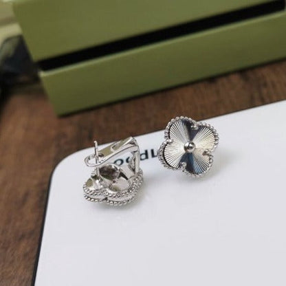 [Amore]CLOVER MEDIUM STUD EARRINGS