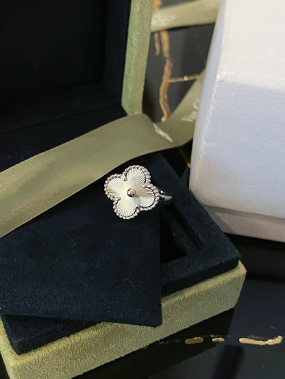 [Amore]CLOVER SILVER RING