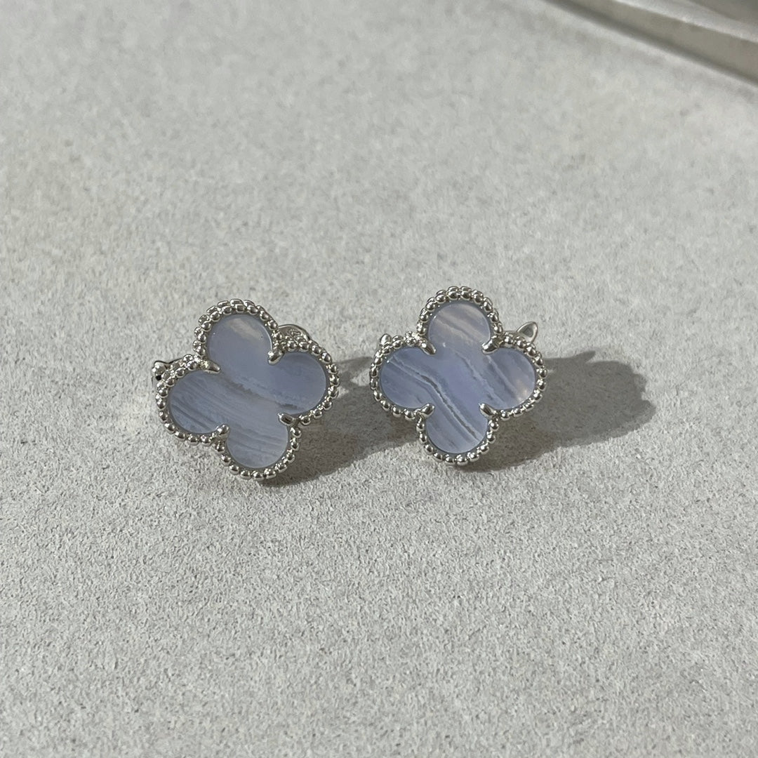 [Amore]CLOVER CHALCEDONY SILVER STUD EARRINGS