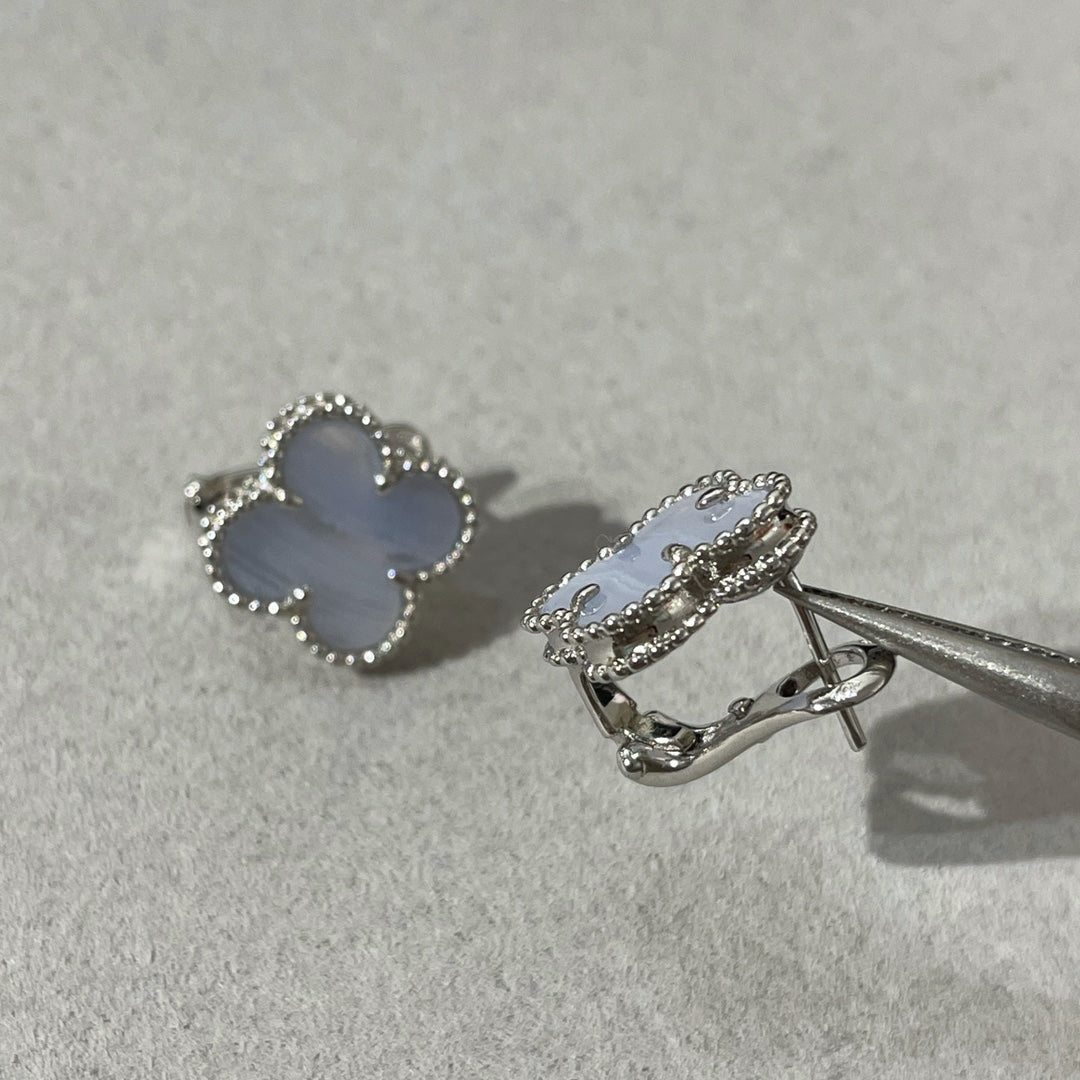 [Amore]CLOVER CHALCEDONY SILVER STUD EARRINGS