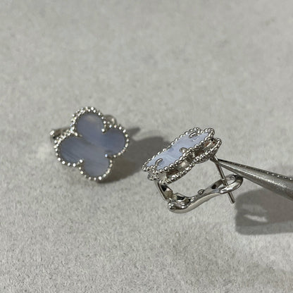 [Amore]CLOVER CHALCEDONY SILVER STUD EARRINGS