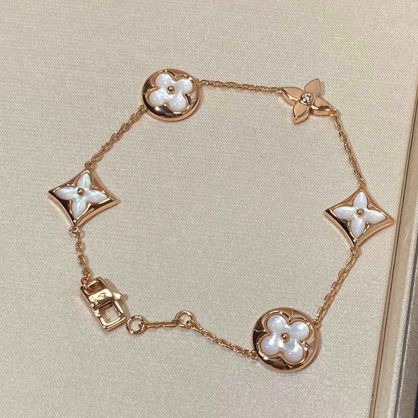 [Amore]STAR AND SUN 5 MOTIF MOP PINK GOLD BRACELET