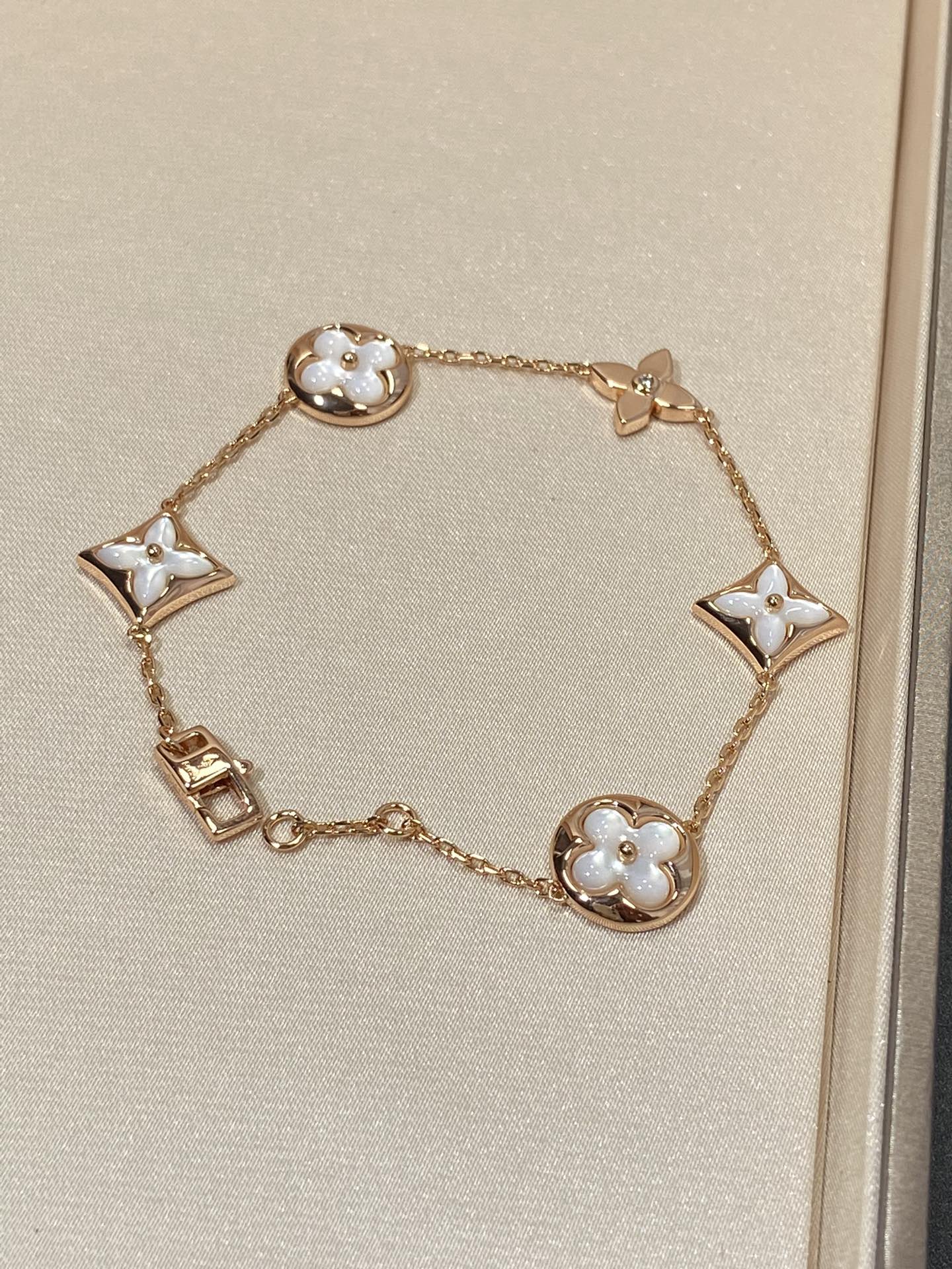 [Amore]STAR AND SUN 5 MOTIF MOP PINK GOLD BRACELET