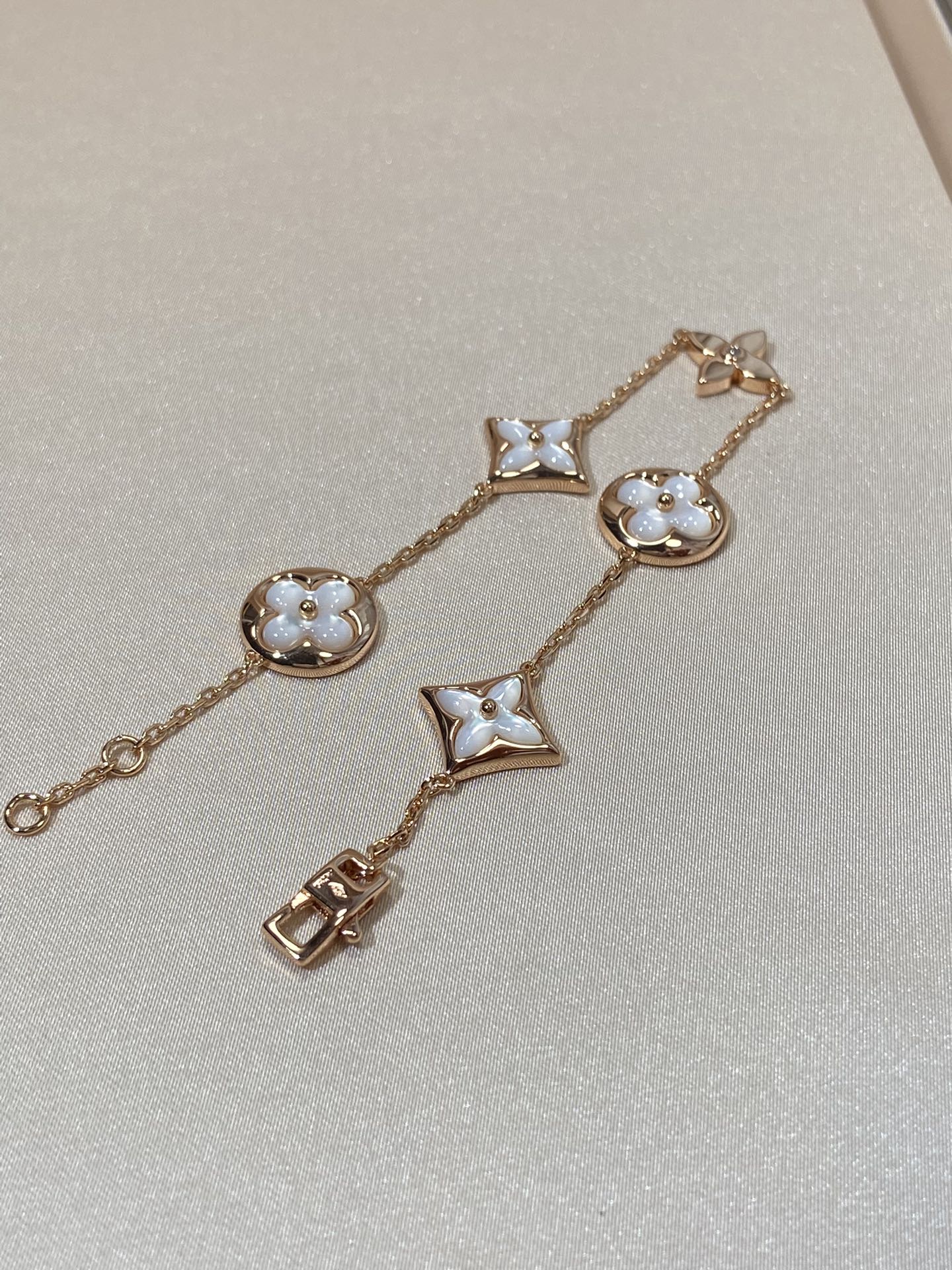 [Amore]STAR AND SUN 5 MOTIF MOP PINK GOLD BRACELET