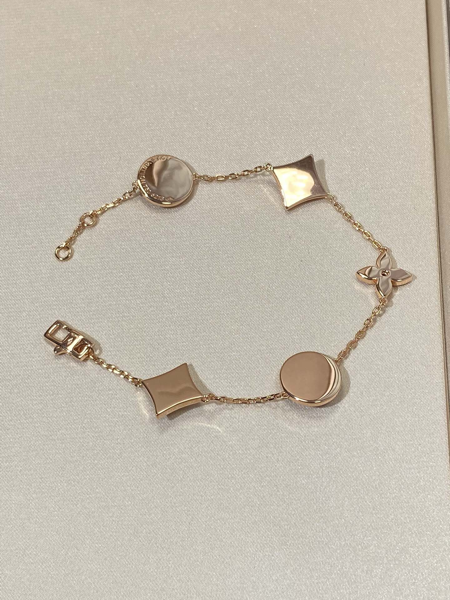 [Amore]STAR AND SUN 5 MOTIF MOP PINK GOLD BRACELET