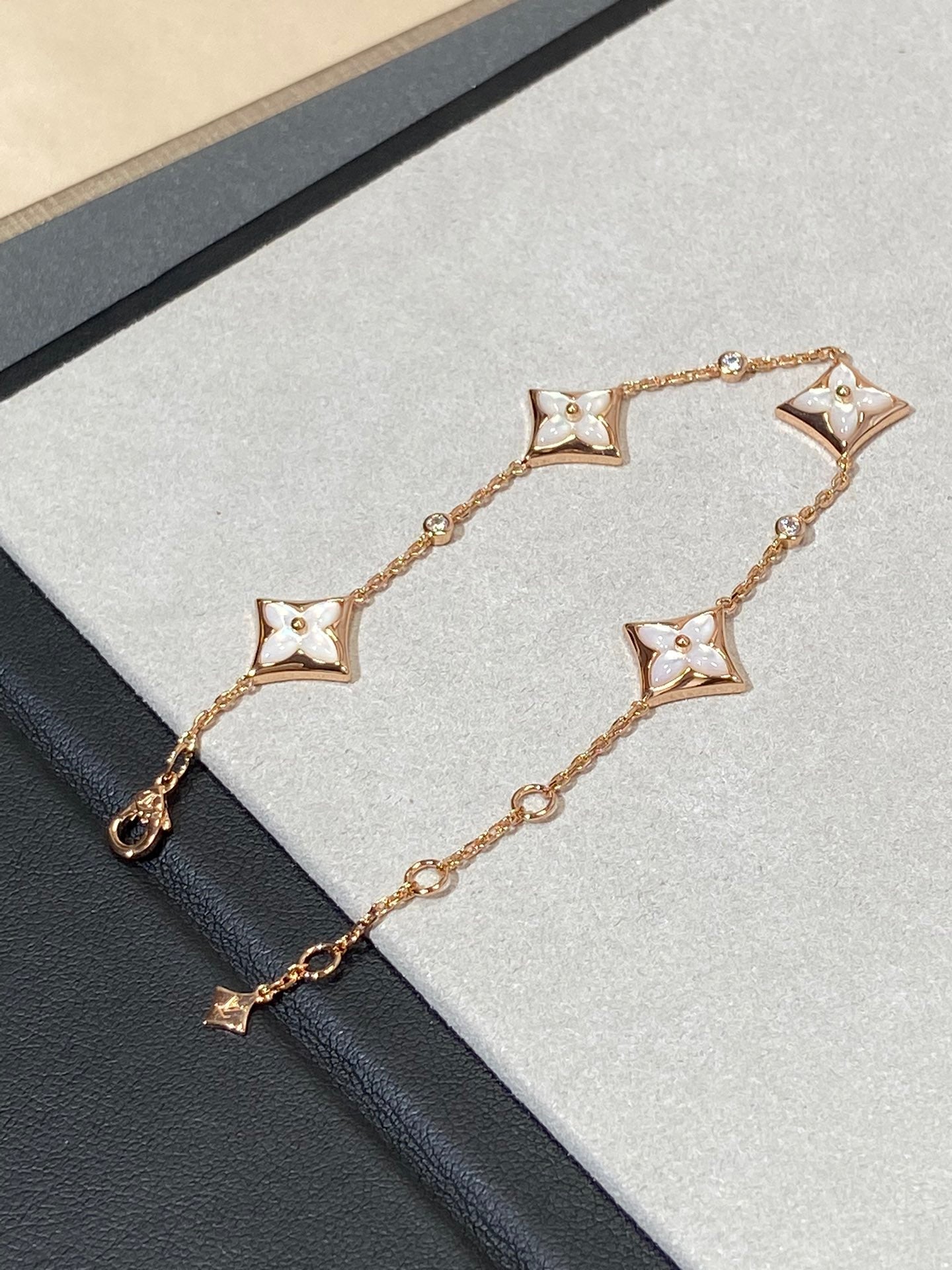 [Amore]STAR 4 MOTIF MOP DIAMOND PINK GOLD BRACELET