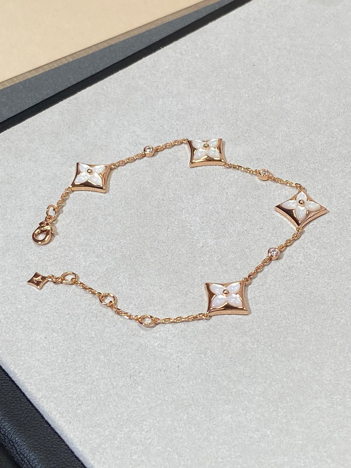 [Amore]STAR 4 MOTIF MOP DIAMOND PINK GOLD BRACELET