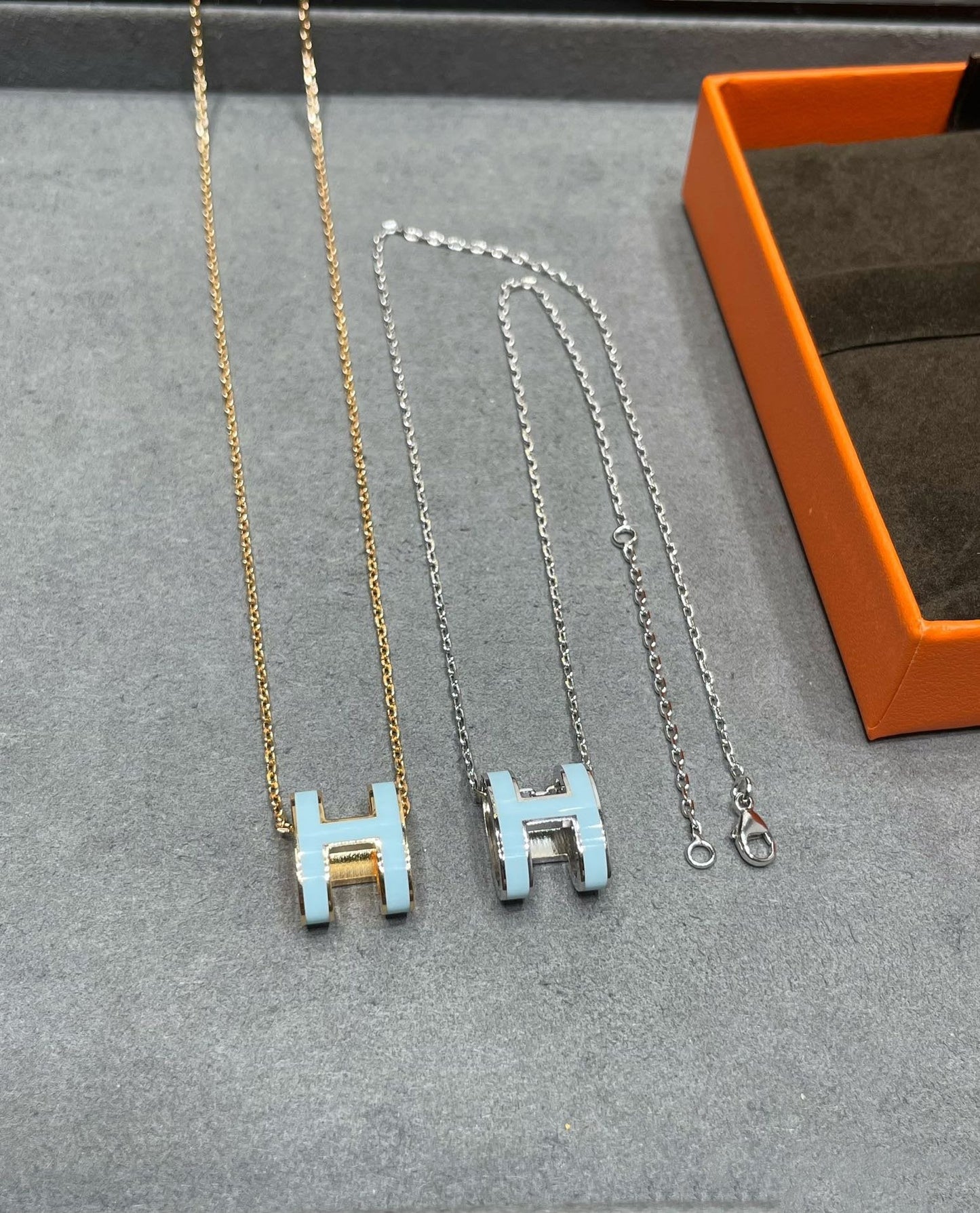 [Amore]POP H SKY BLUE NECKLACE