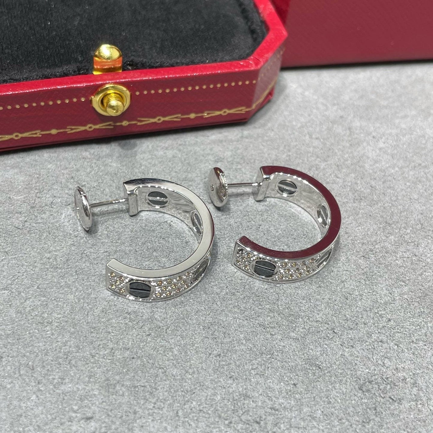 [Amore]LOVE CERAMIC DIAMOND PAVED SILVER EARRINGS