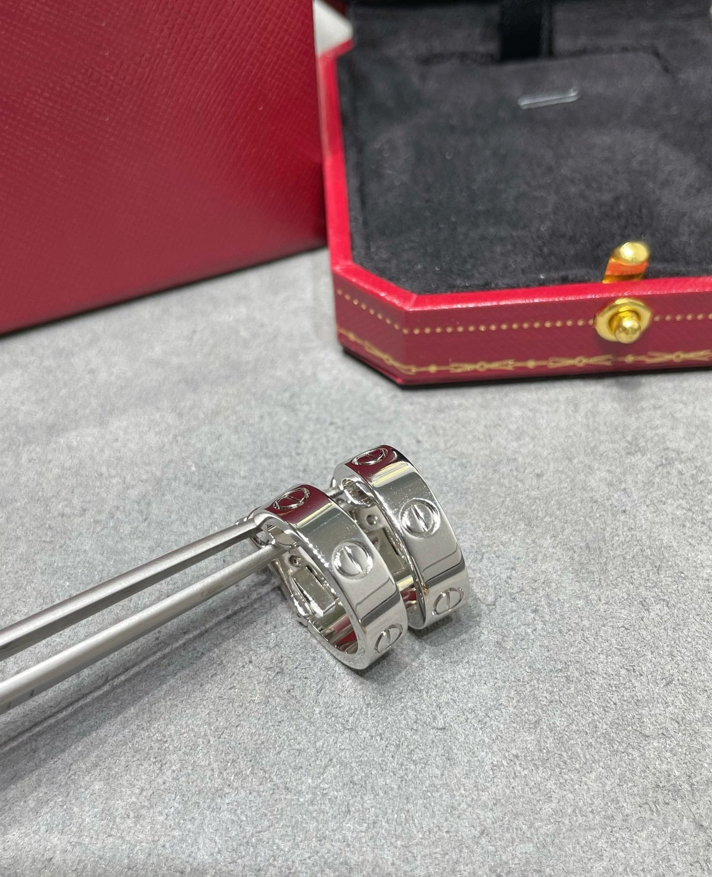[Amore]LOVE 5.5MM EARRINGS
