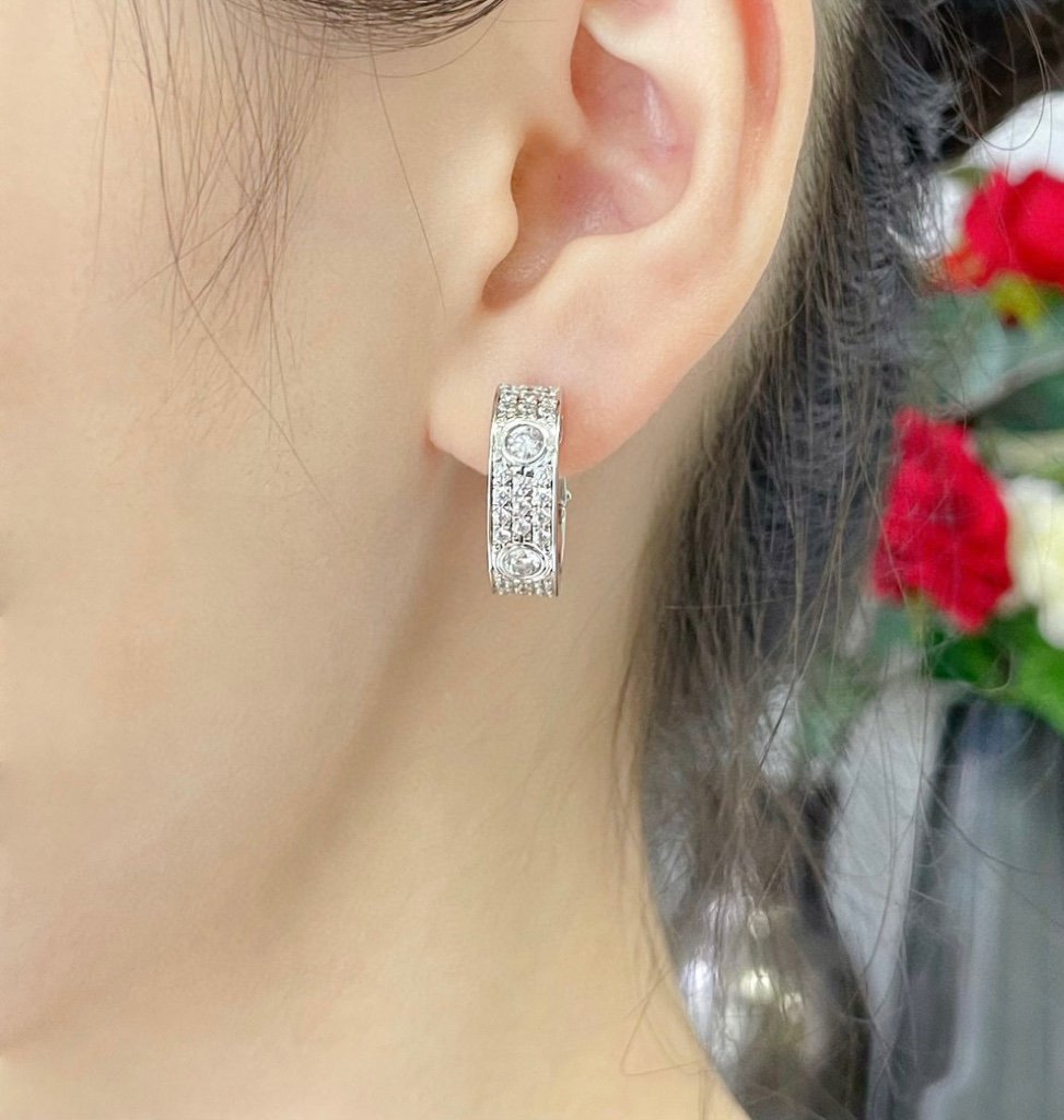 [Amore]LOVE 5.5MM DIAMOND PAVED EARRINGS