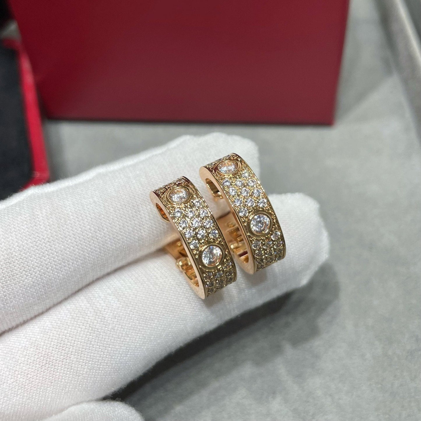[Amore]LOVE 5.5MM DIAMOND PAVED EARRINGS