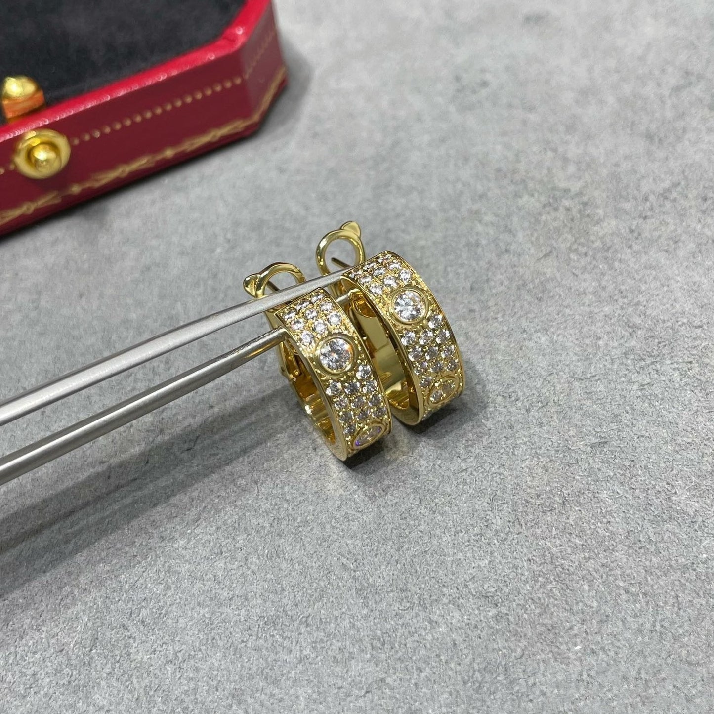 [Amore]LOVE 5.5MM DIAMOND PAVED EARRINGS