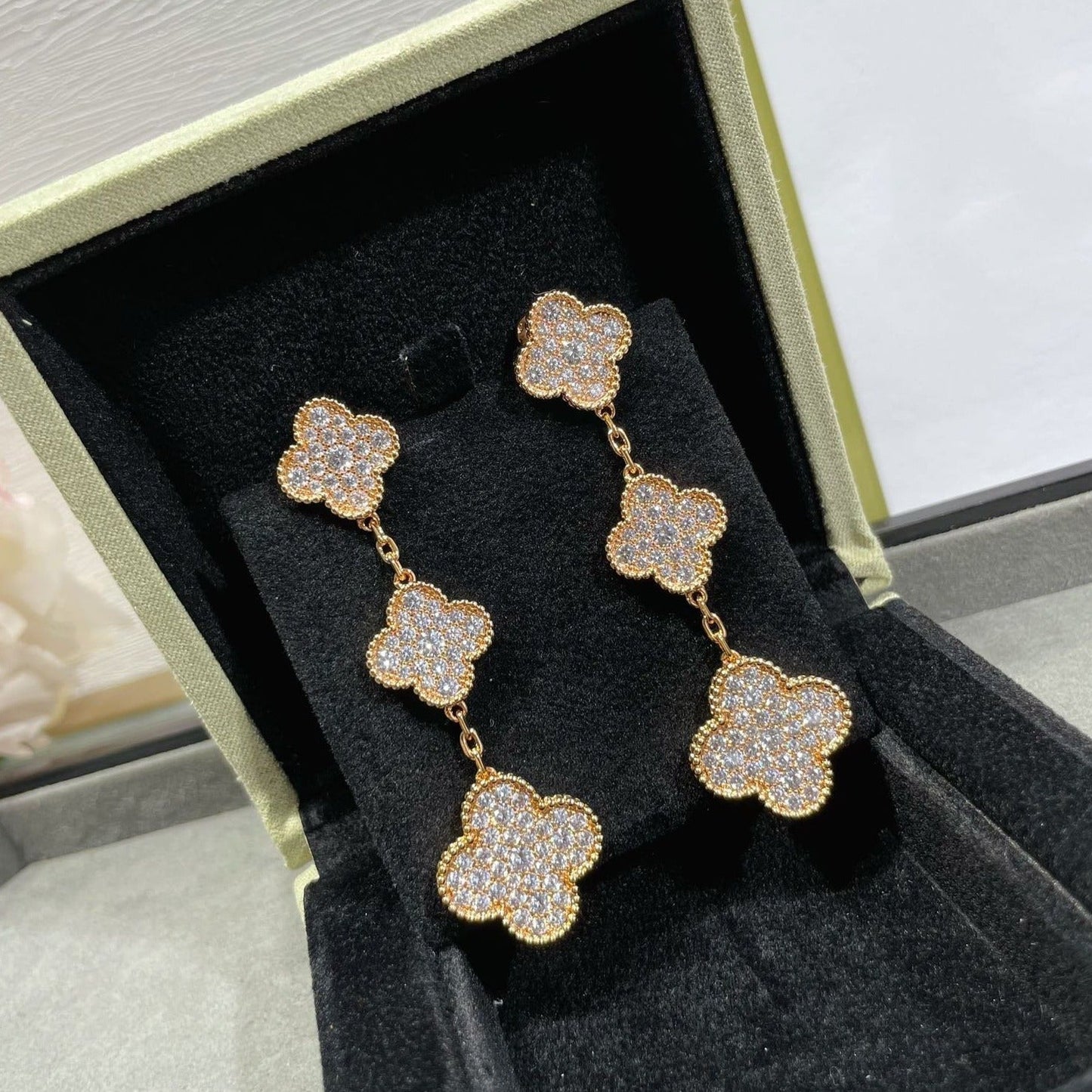 [Amore]CLOVER 3 MOTIFS DIAMOND PAVED ROSE GOLD EARRINGS