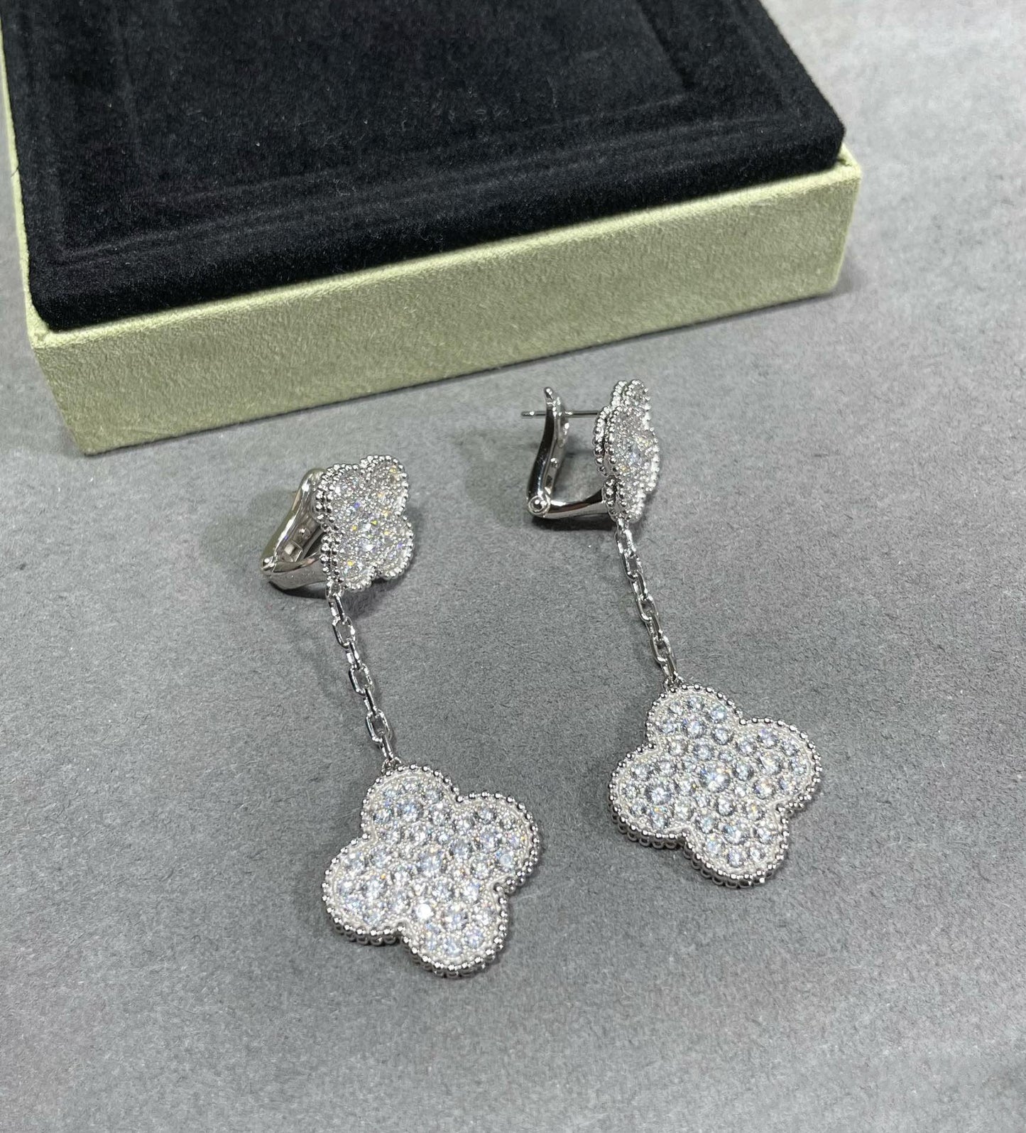 [Amore]CLOVER 2 MOTIFS DIAMOND PAVED SILVER EARRINGS