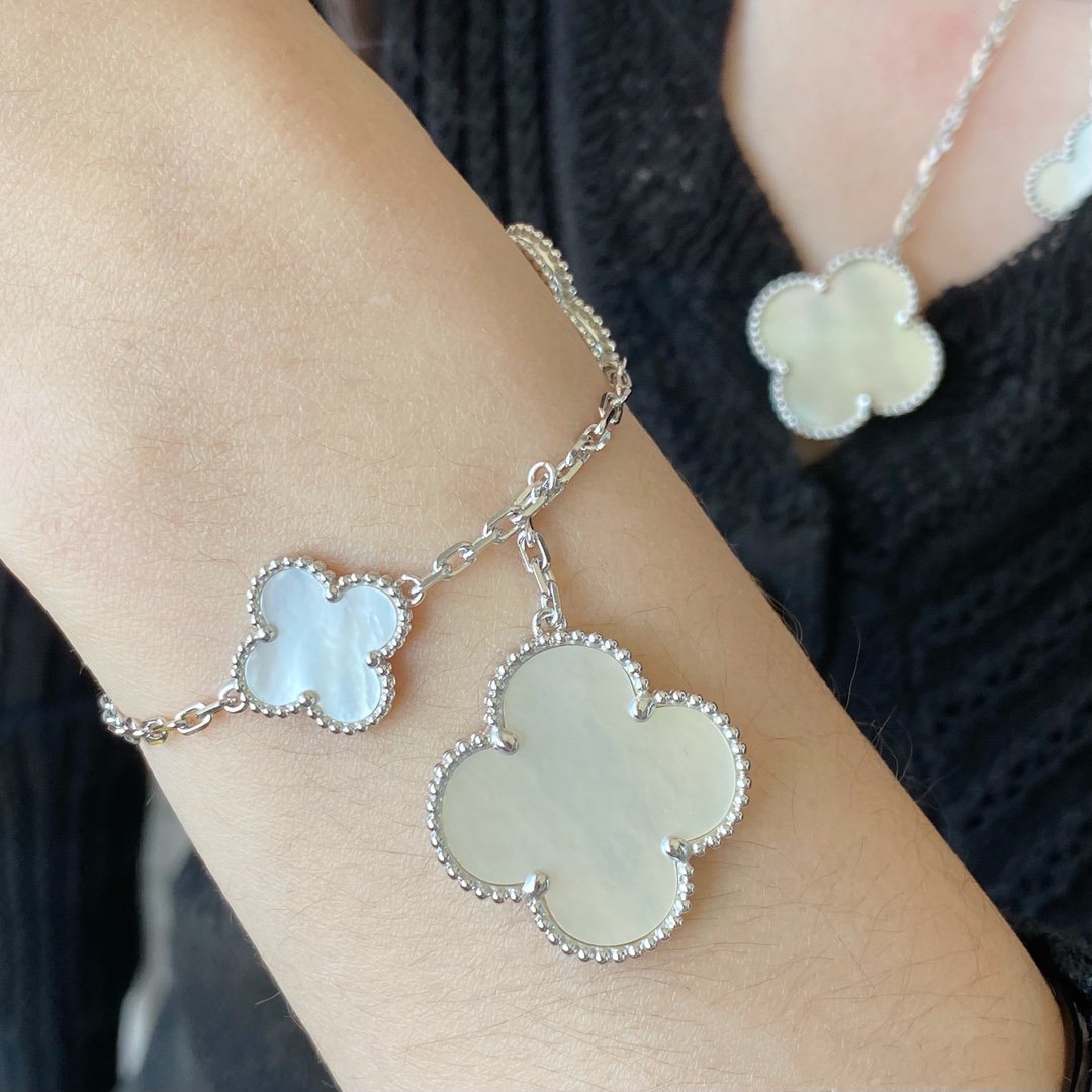 [Amore]CLOVER 5 MOTIF WHITE MOP SILVER BRACELET