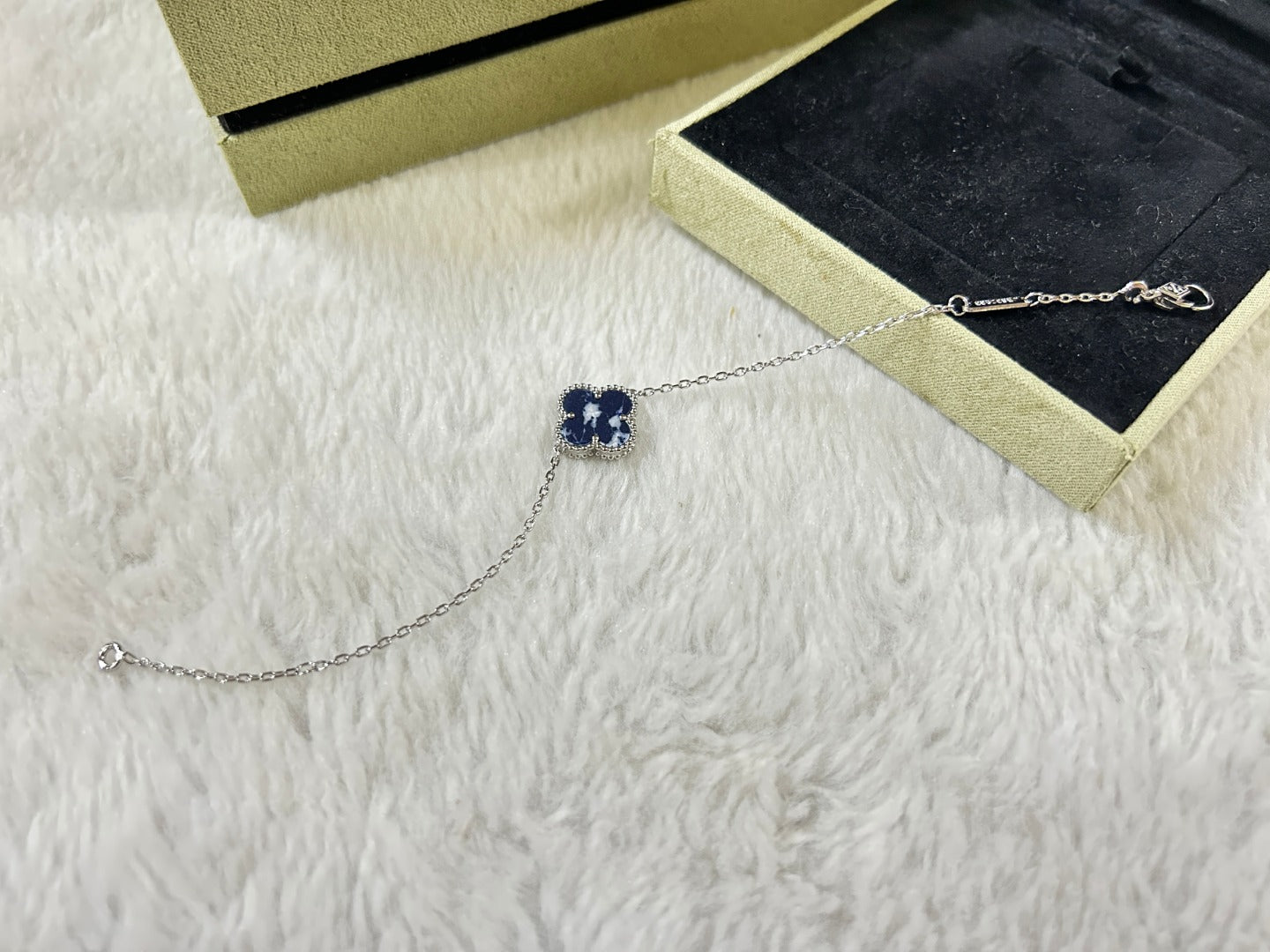 [Amore]CLOVER 1 MOTIF PIETERSITE BRACELET