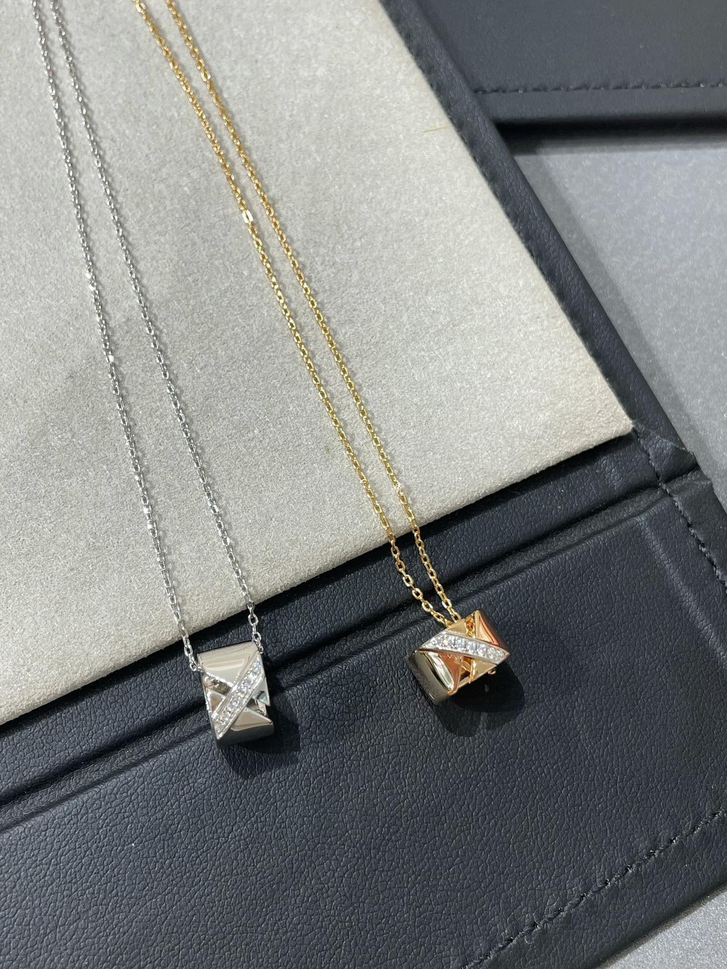 [Amore]LIENS EVIDENCE DIAMOND NECKLACE