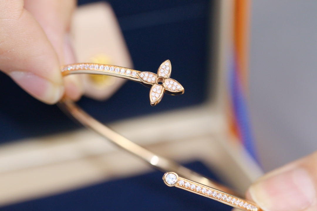 [Amore]IDYLLE PINK GOLD OPEN BRACELET DIAMOND PAVED