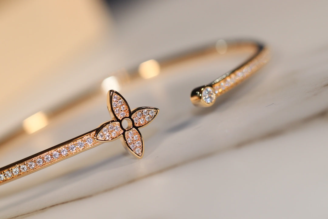 [Amore]IDYLLE GOLD OPEN BRACELET DIAMOND PAVED