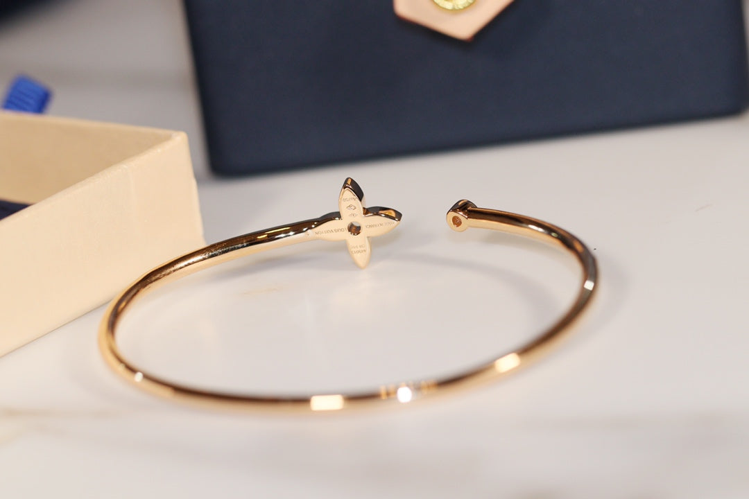 [Amore]IDYLLE GOLD OPEN BRACELET DIAMOND PAVED