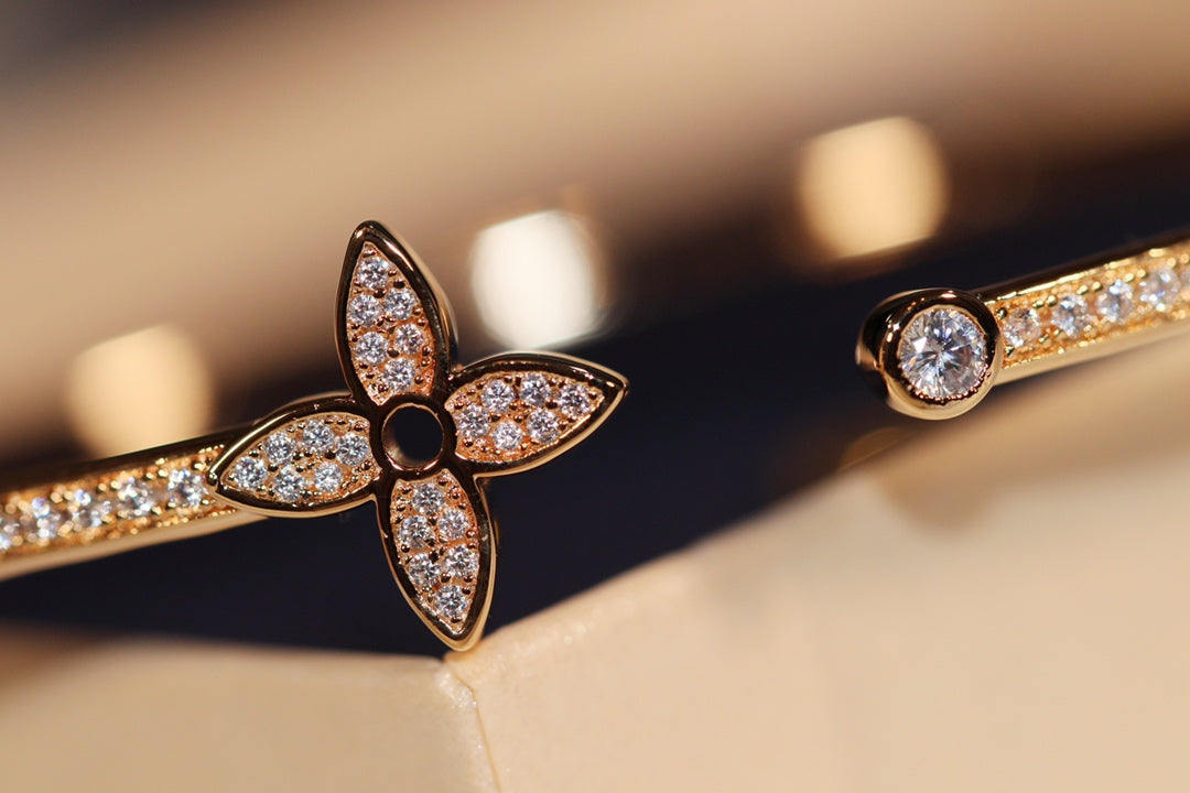 [Amore]IDYLLE GOLD OPEN BRACELET DIAMOND PAVED
