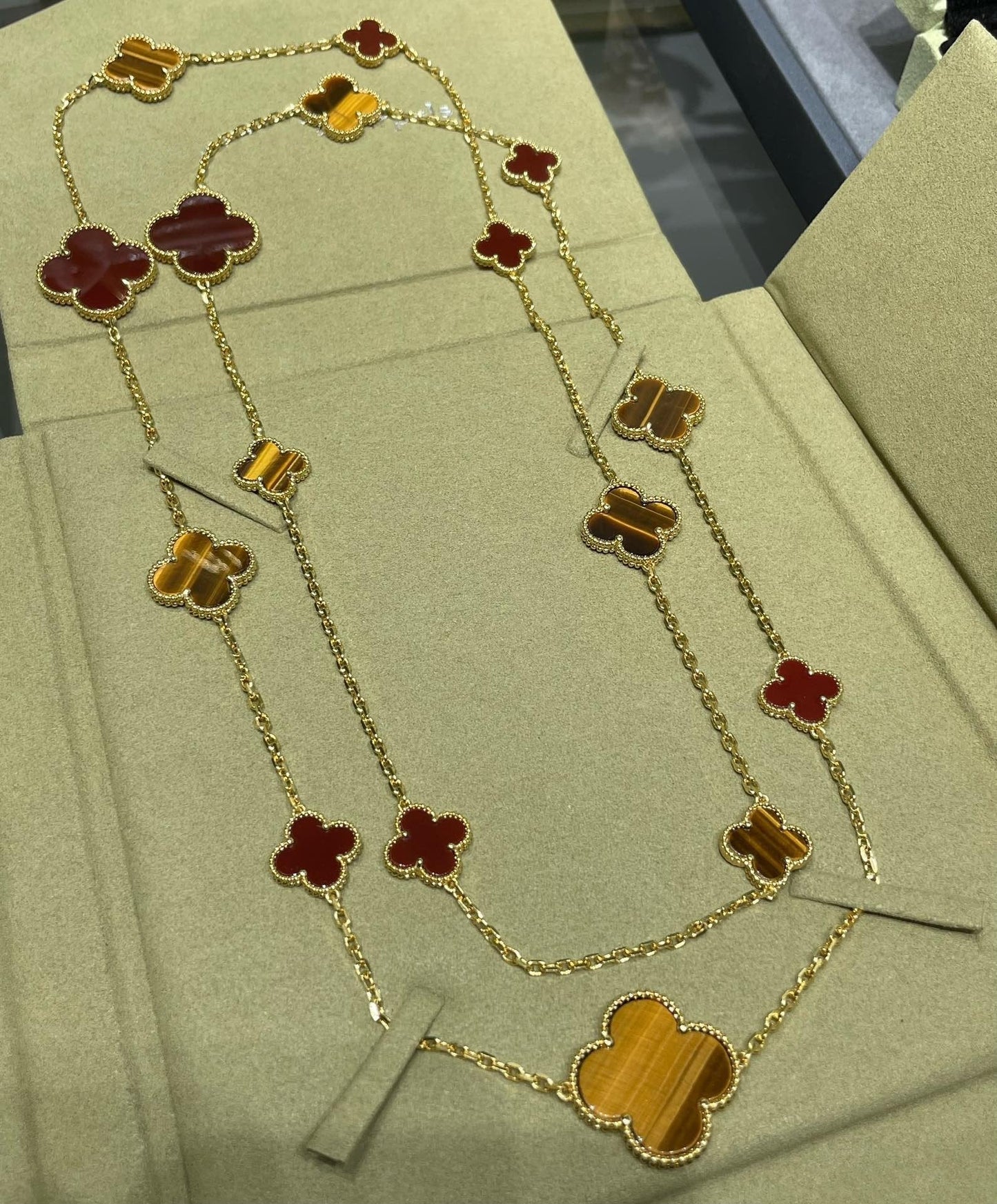 [Amore]CLOVER 16 MOTIF CARNELIAN TIGER EYE ROSE GOLD NECKLACE