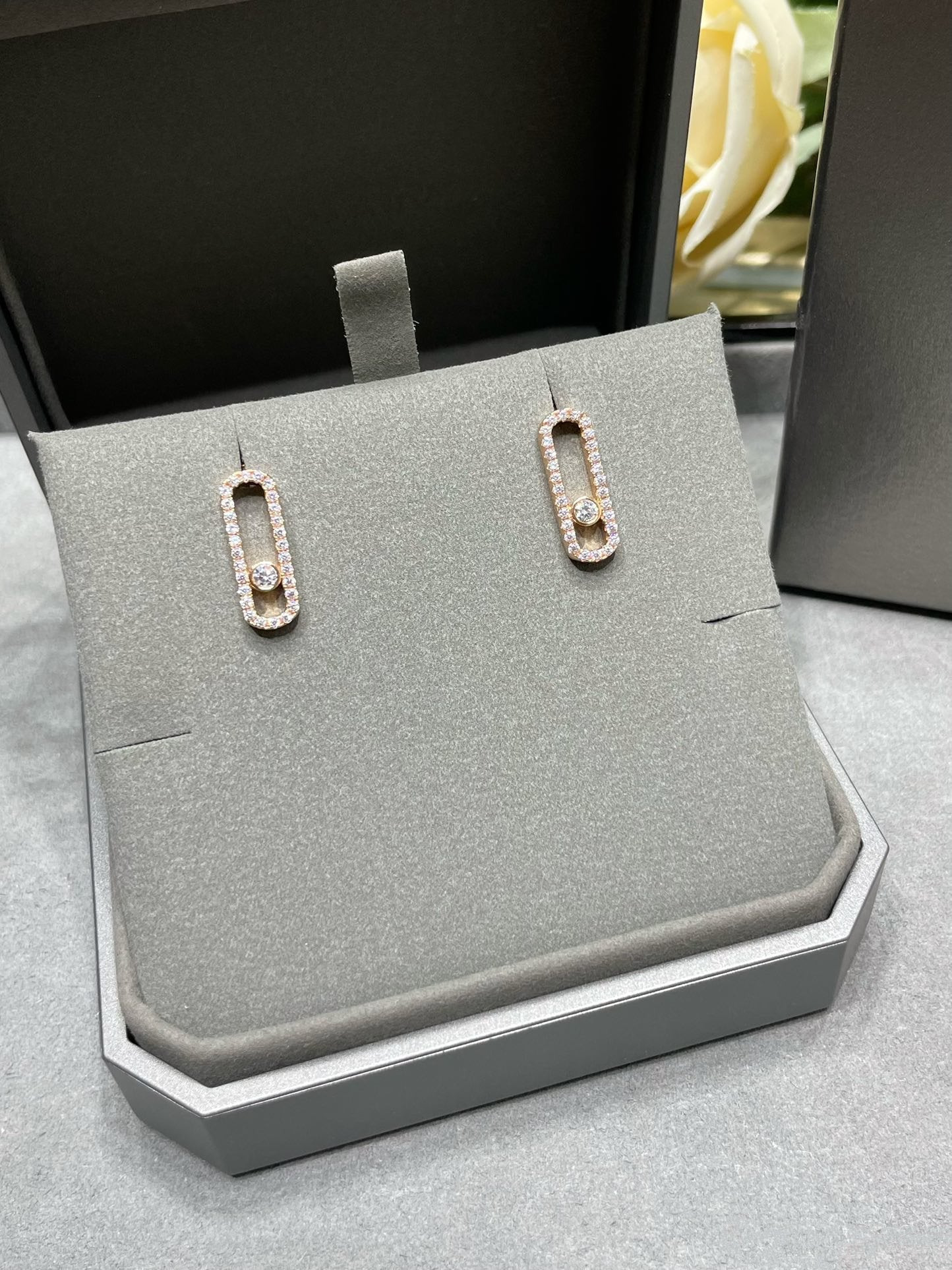 [Amore]MOVE UNO STUD DIAMOND PAVED EARRINGS