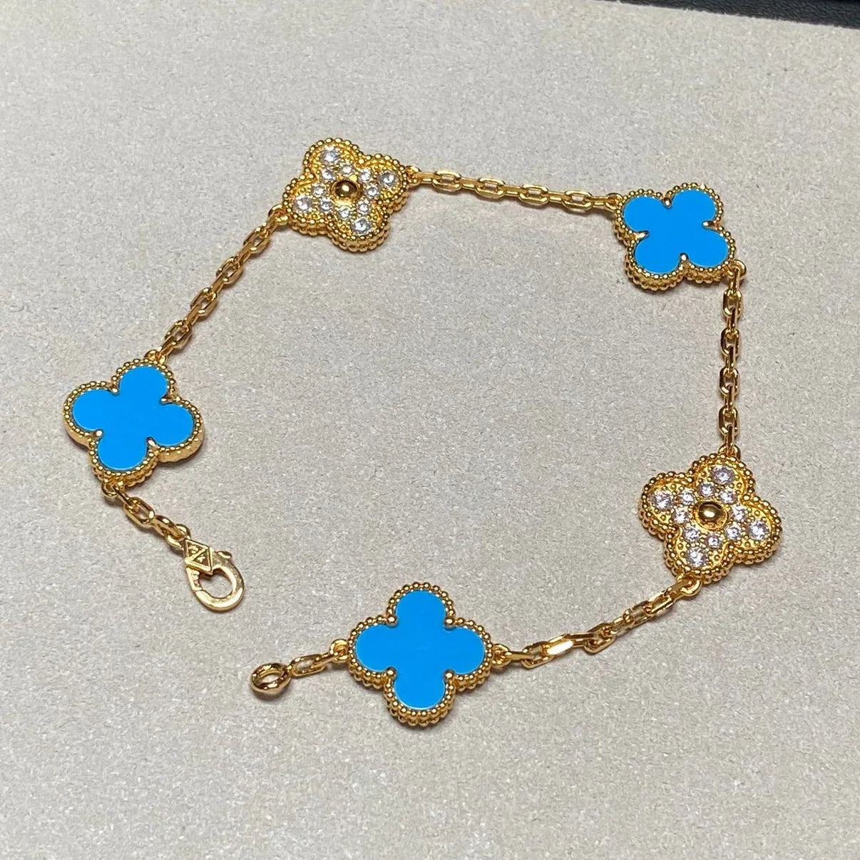 [Amore] CLOVER 5 MOTIF BLUE AGATE BRACELET COLLECTION