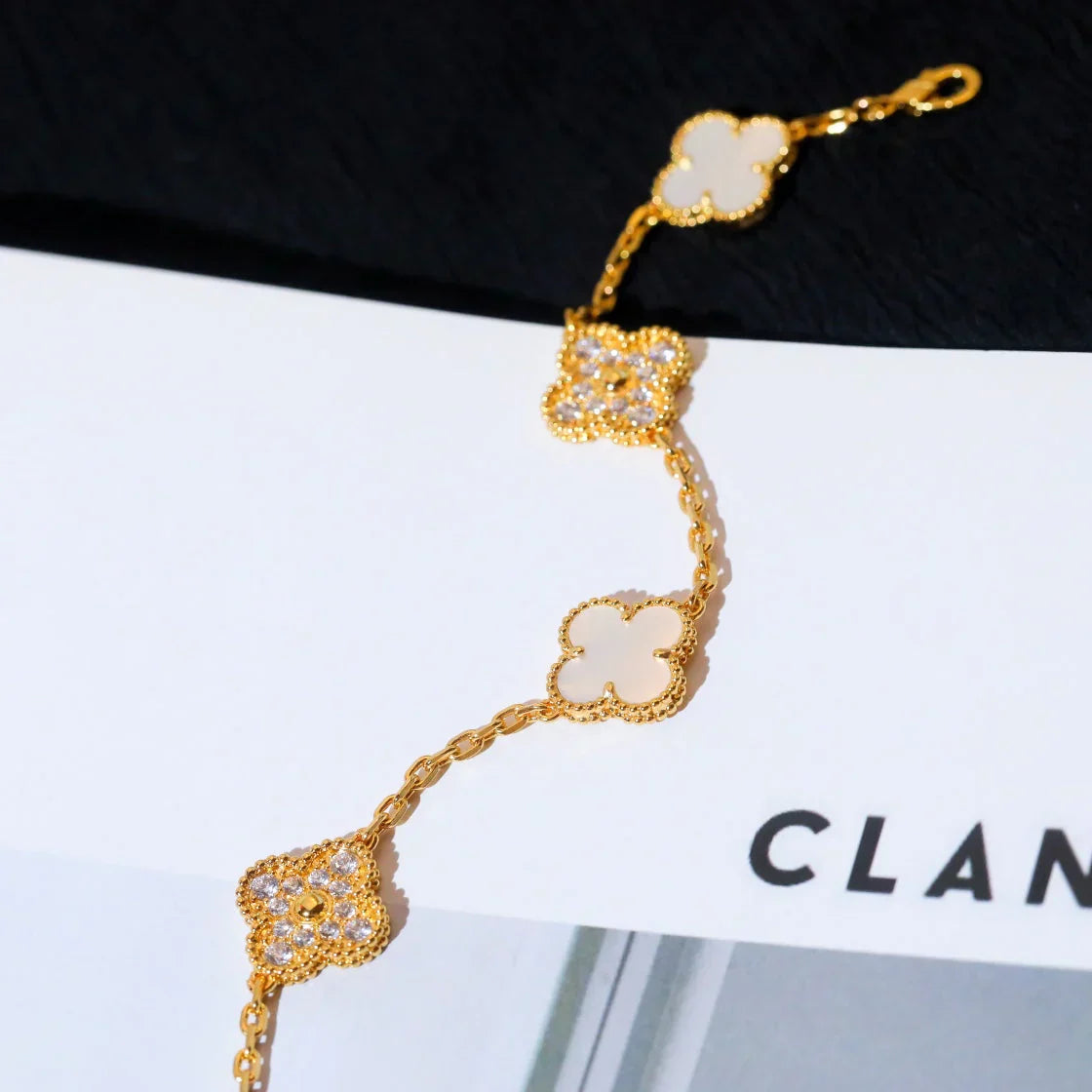 [Amore]CLOVER WHITE PEARL MOP 5 MOTIF BRACELET COLLECTION