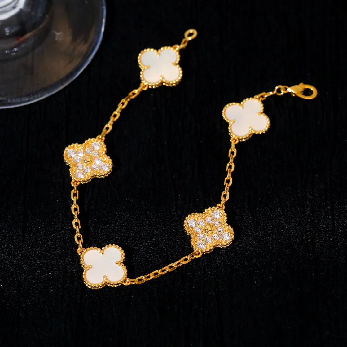 [Amore]CLOVER WHITE PEARL MOP 5 MOTIF BRACELET COLLECTION