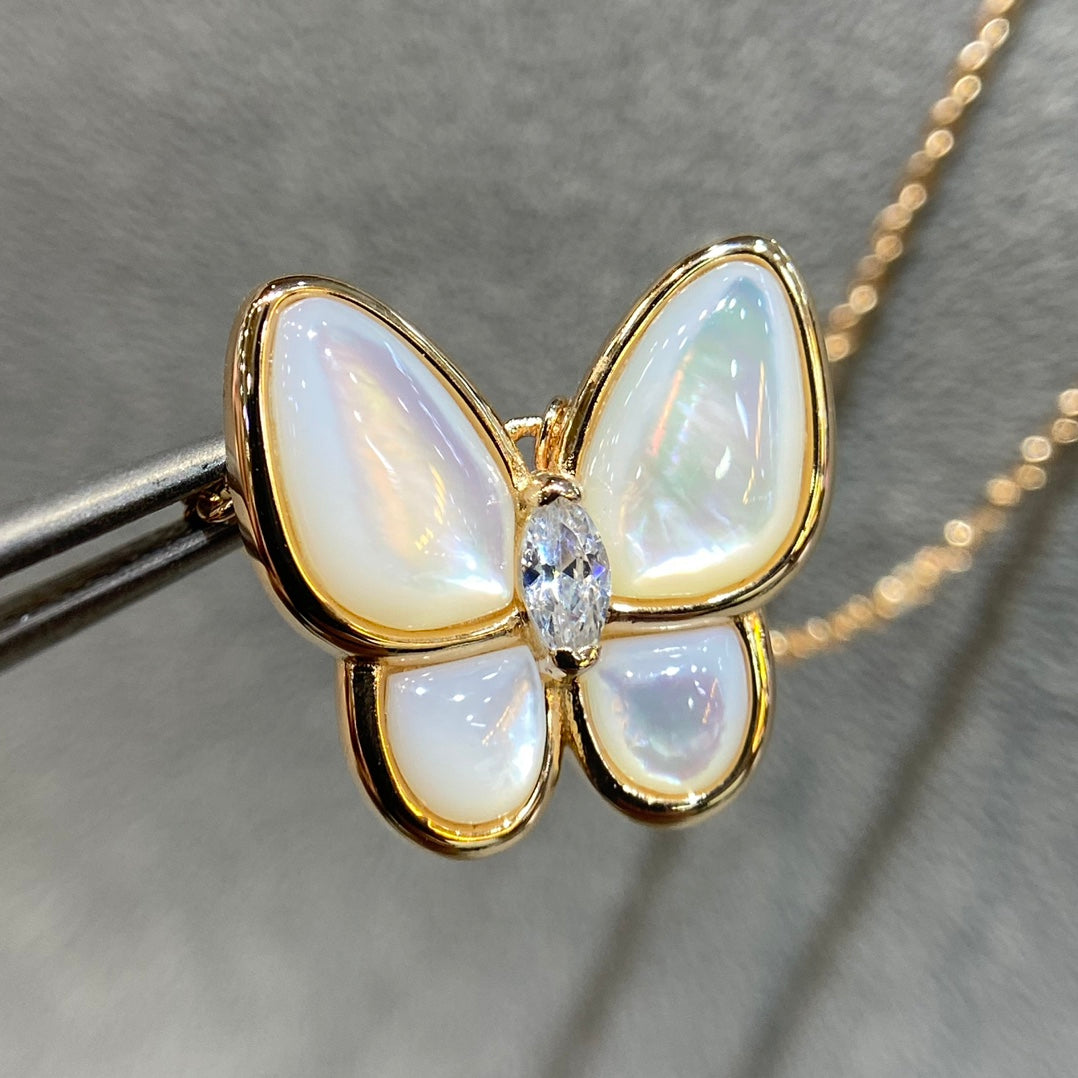 [Amore]BUTTERFLY MOP DIAMOND NECKLACE