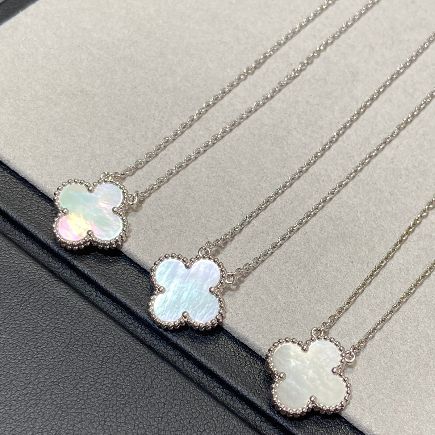 [Amore]CLOVER MEDIUM SILVER WHITE MOP NECKLACE