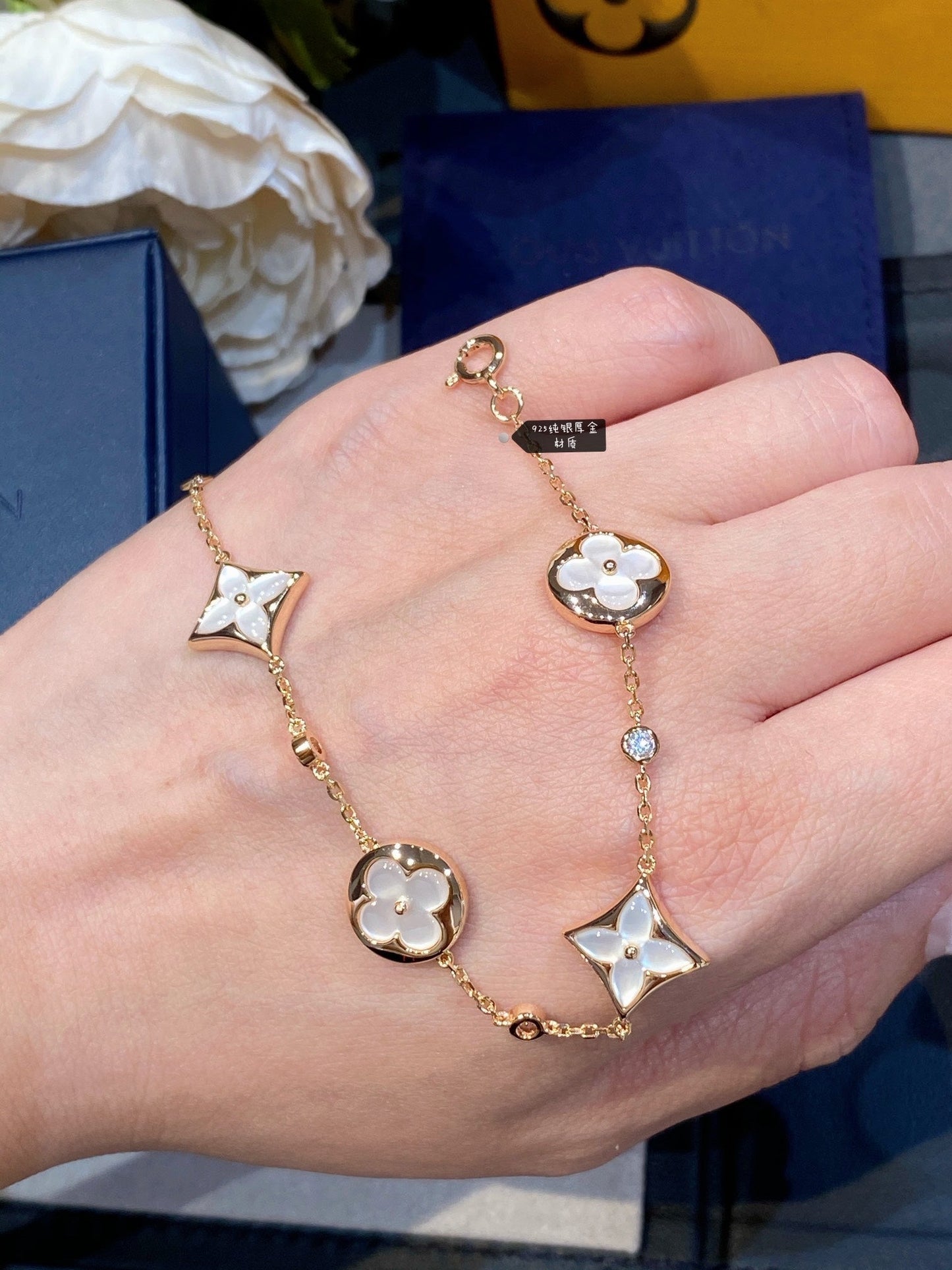 [Amore]STAR AND SUN 4 MOTIF WHITE MOP PINK GOLD BRACELET