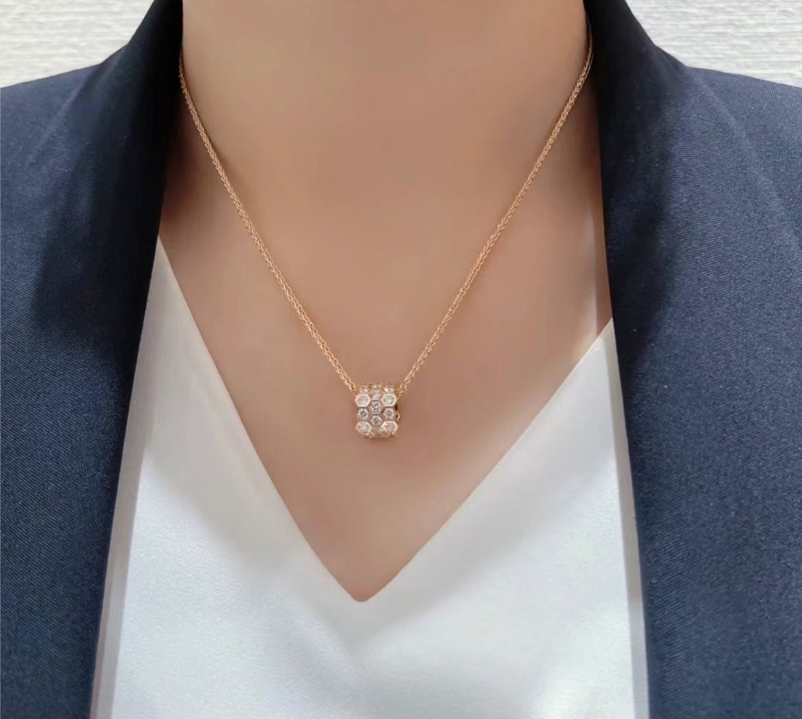 [Amore]BEE LOVE DIAMOND PAVED 3 ROW NECKLACE