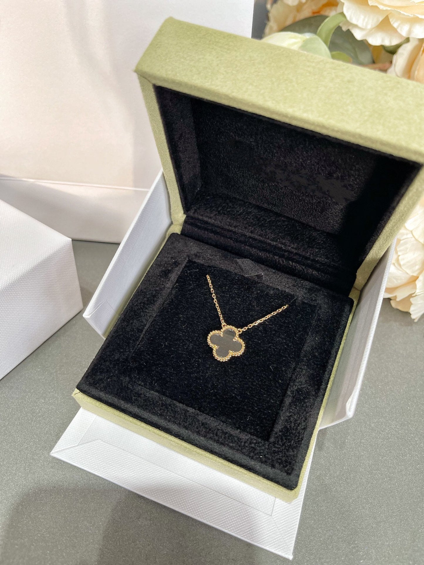 [Amore]CLOVER ROCK CRYSTAL ROSE GOLD NECKLACE