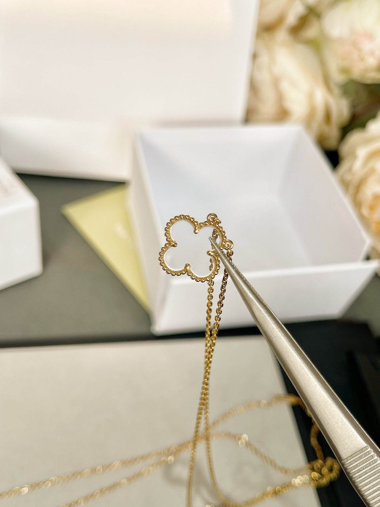[Amore]CLOVER ROCK CRYSTAL ROSE GOLD NECKLACE