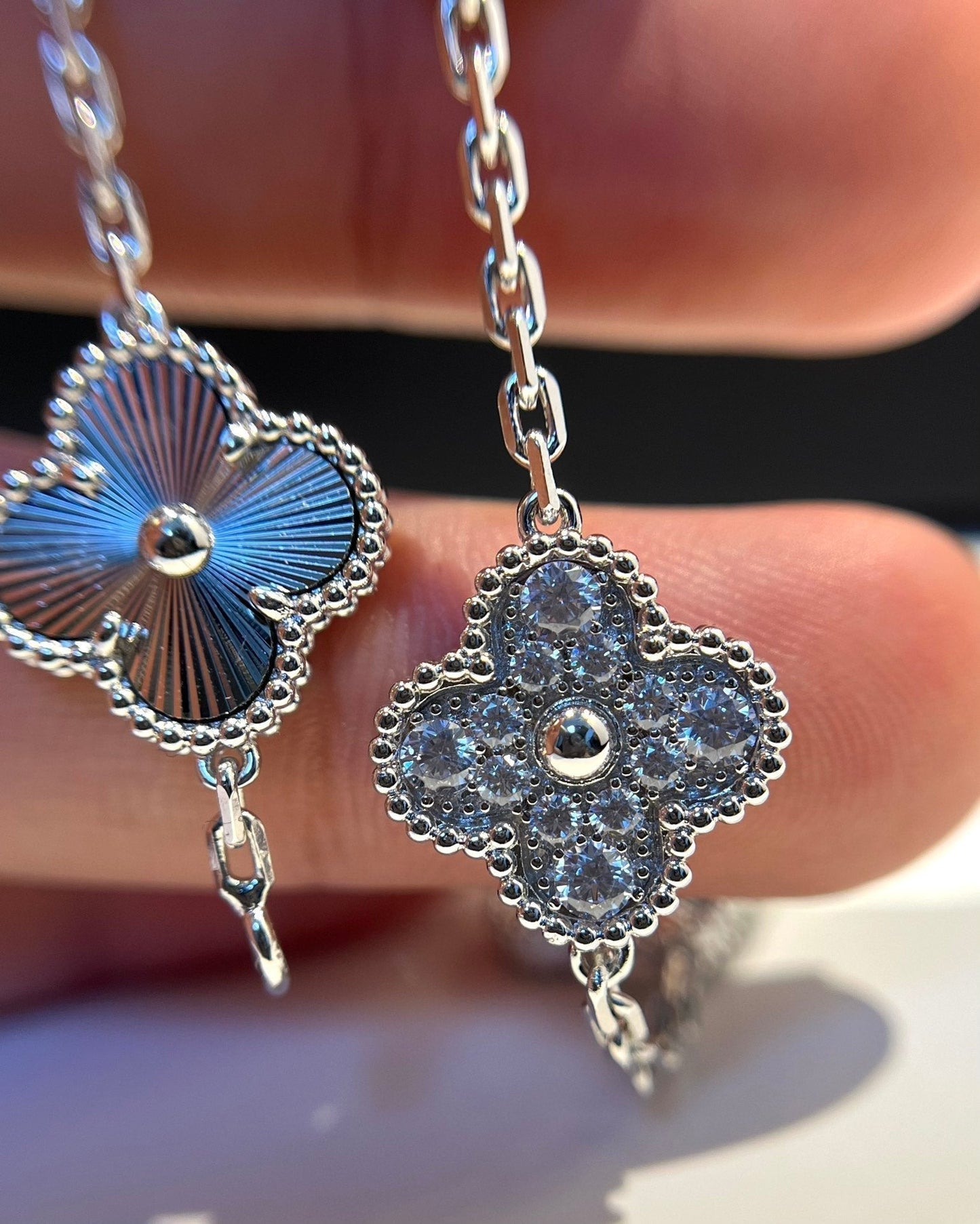 [Amore] CLOVER 5 MOTIF LASER BRACELET COLLECTION