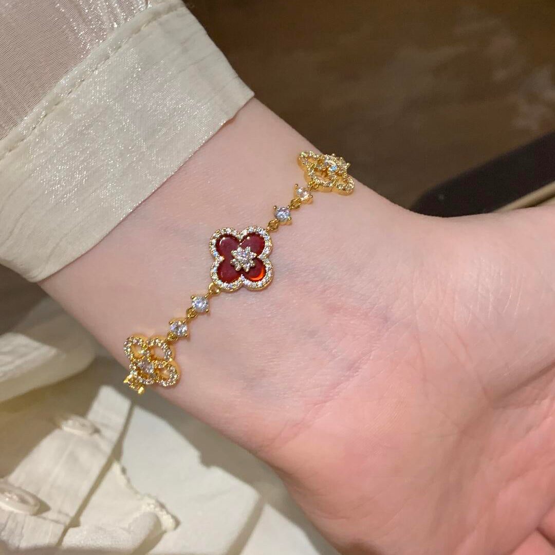 [Amore]CLOVER 5 MOTIF PINK BLUE RED WHITE BRACELET