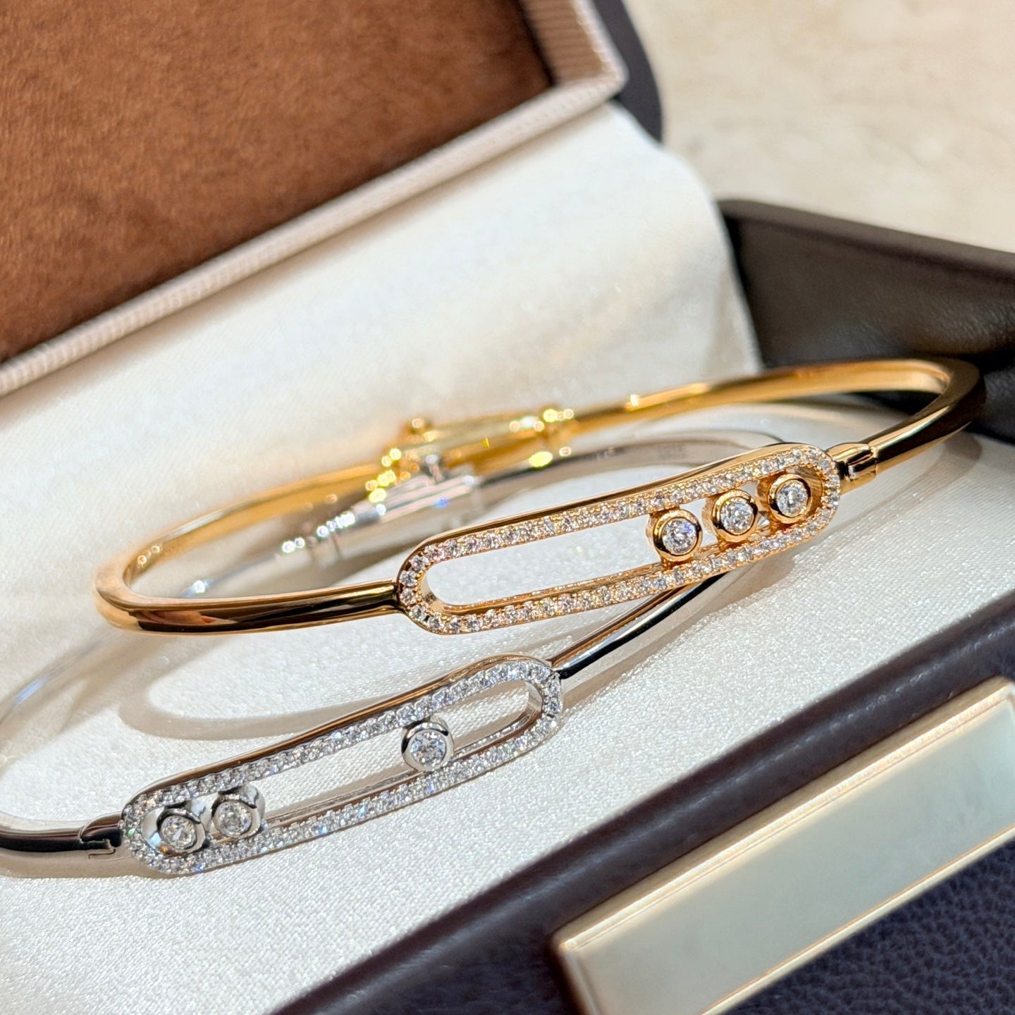 [Amore]Move Pavé Diamond Bangle Bracelet M