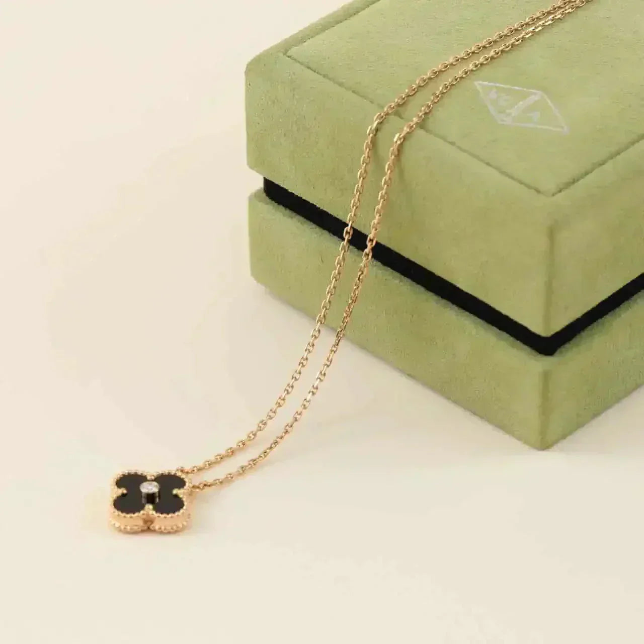 [Amore]CLOVER 15MM DIAMOND ONYX NECKLACE