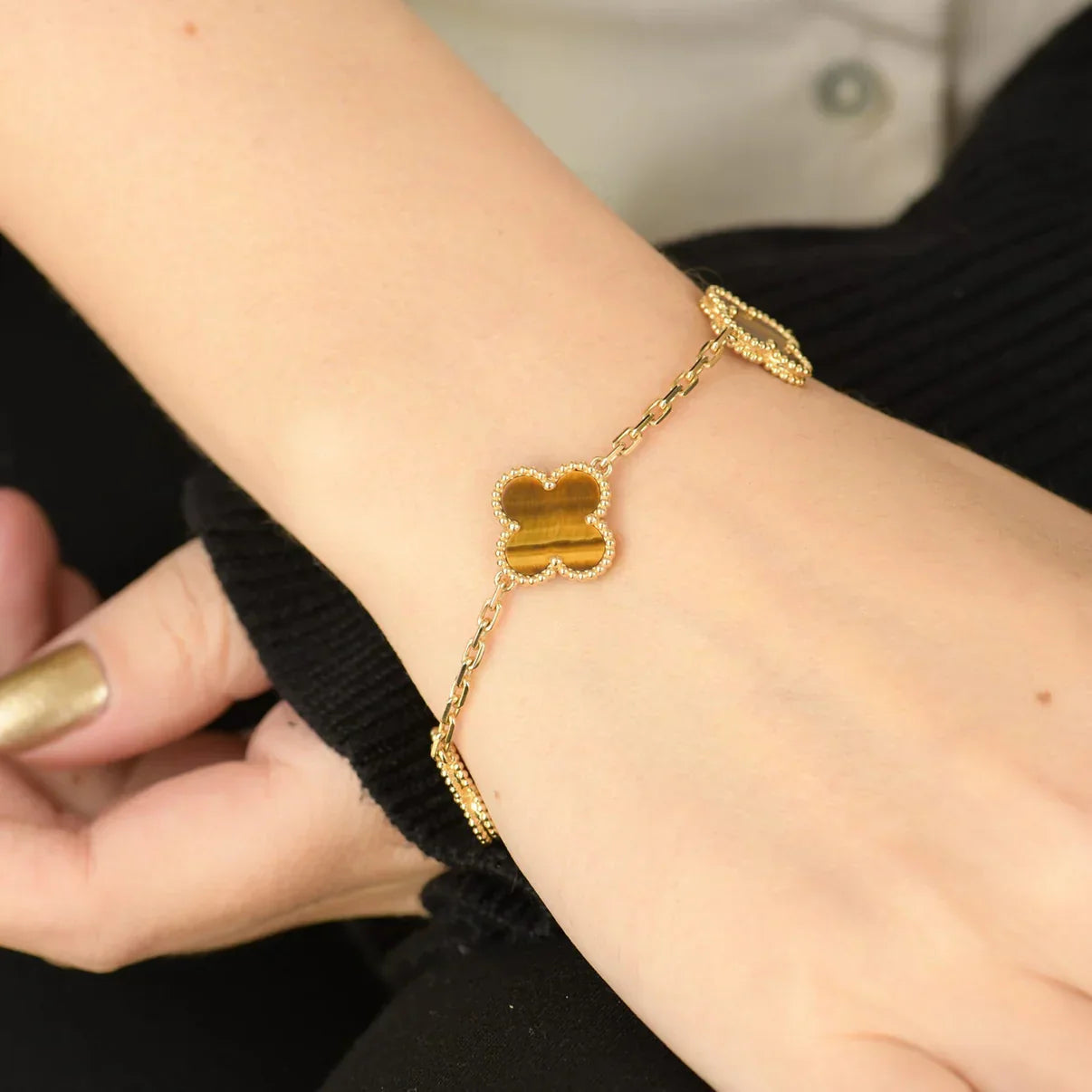 [Amore] CLOVER 5 MOTIFS TIGER EYE BRACELET COLLECTION