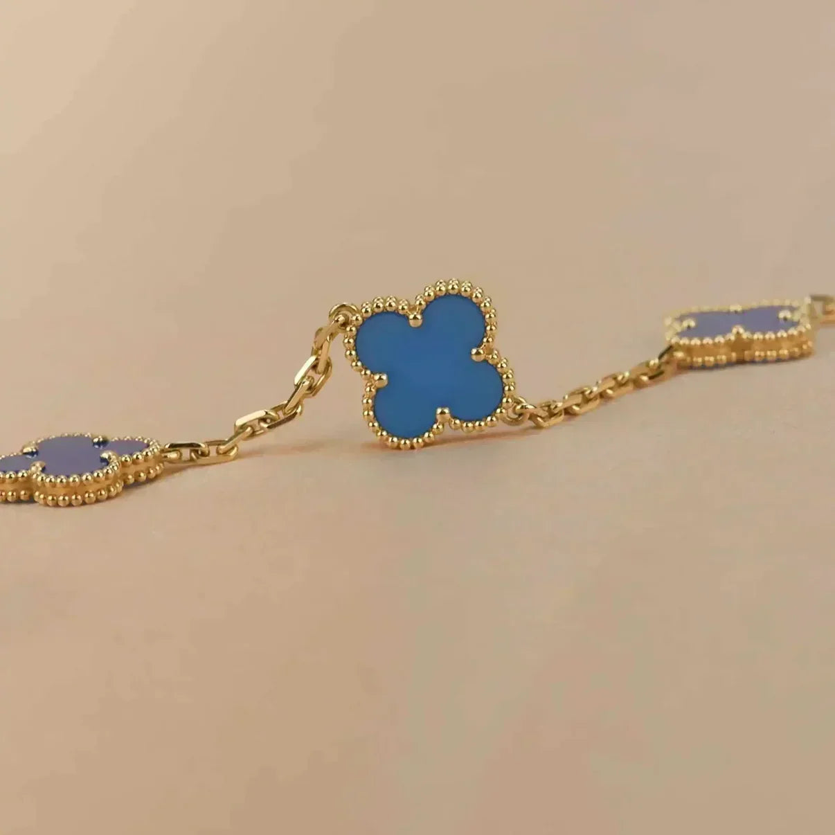 [Amore] CLOVER 5 MOTIF BLUE AGATE BRACELET COLLECTION