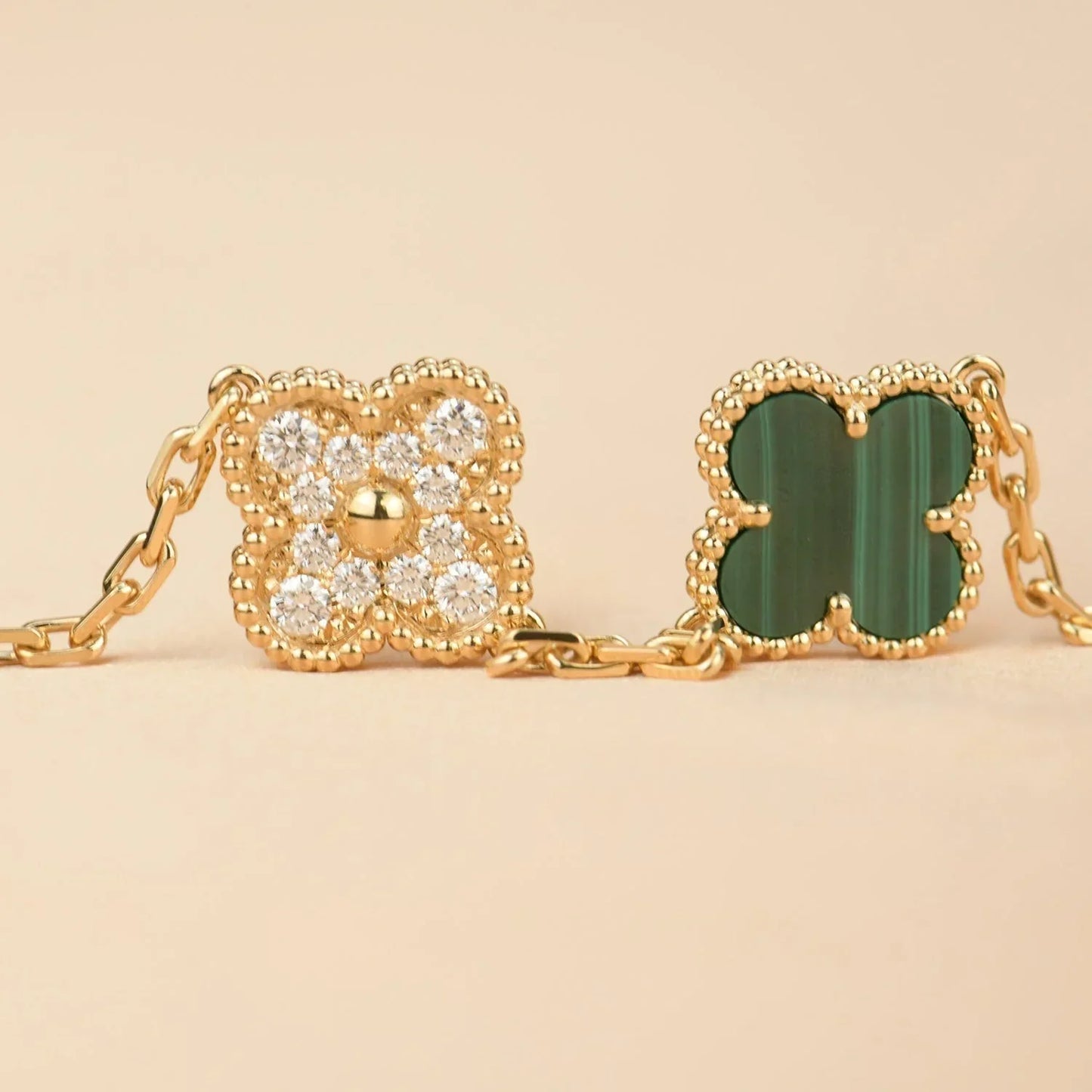 [Amore] CLOVER 5 MOTIF MALACHITE BRACELET COLLECTION