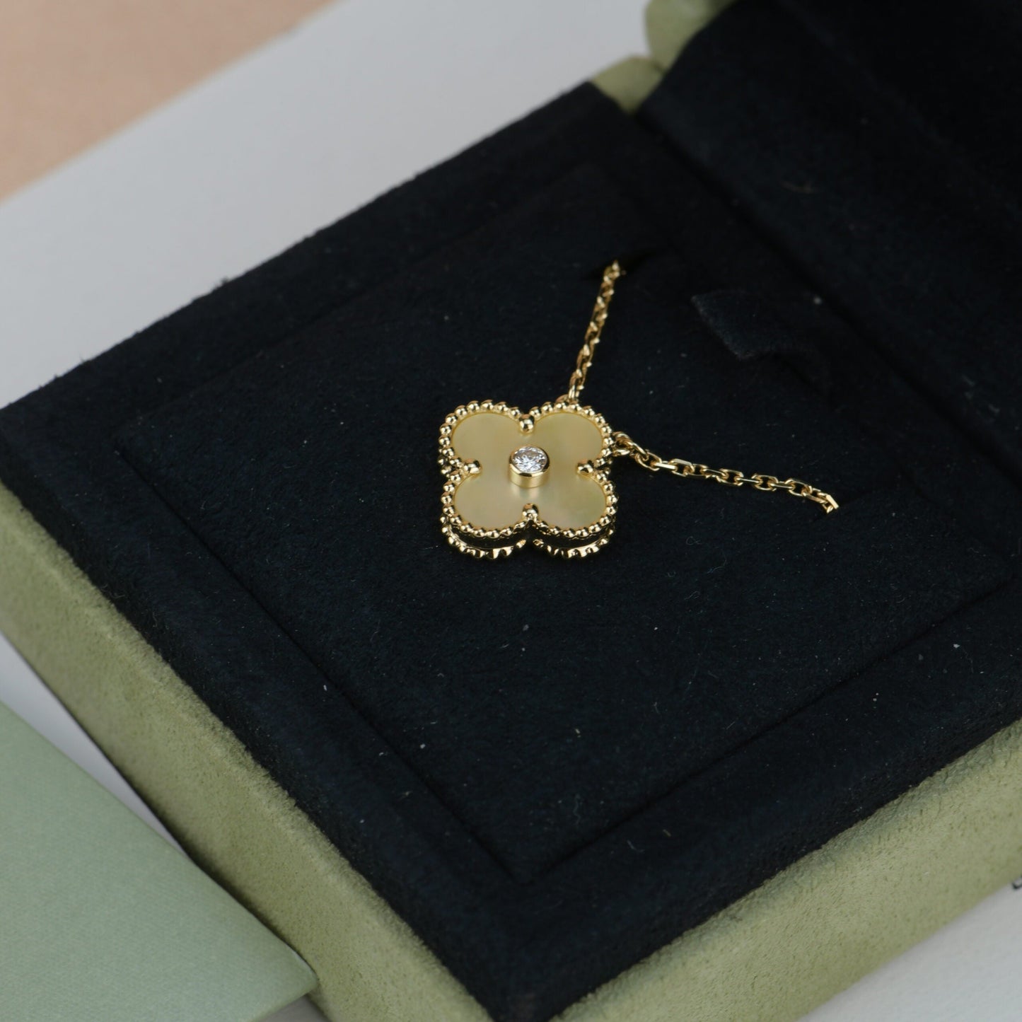 [Amore]CLOVER 15MM DIAMOND GOLD MOTHER OF PEARL NECKLACE