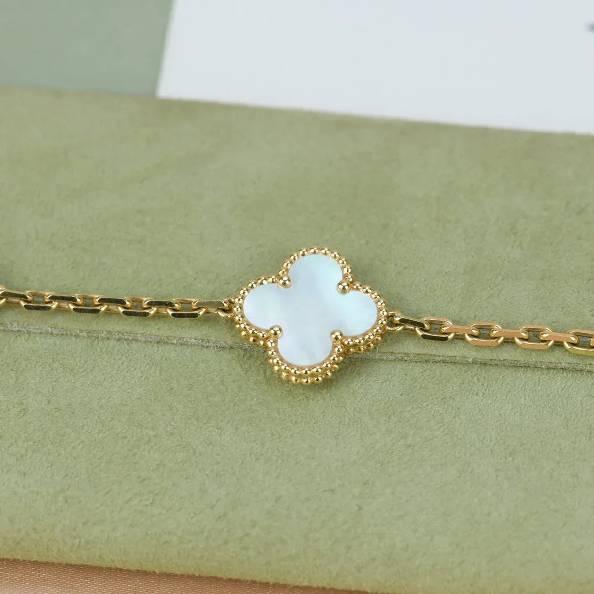 [Amore]CLOVER WHITE PEARL MOP 5 MOTIF BRACELET COLLECTION