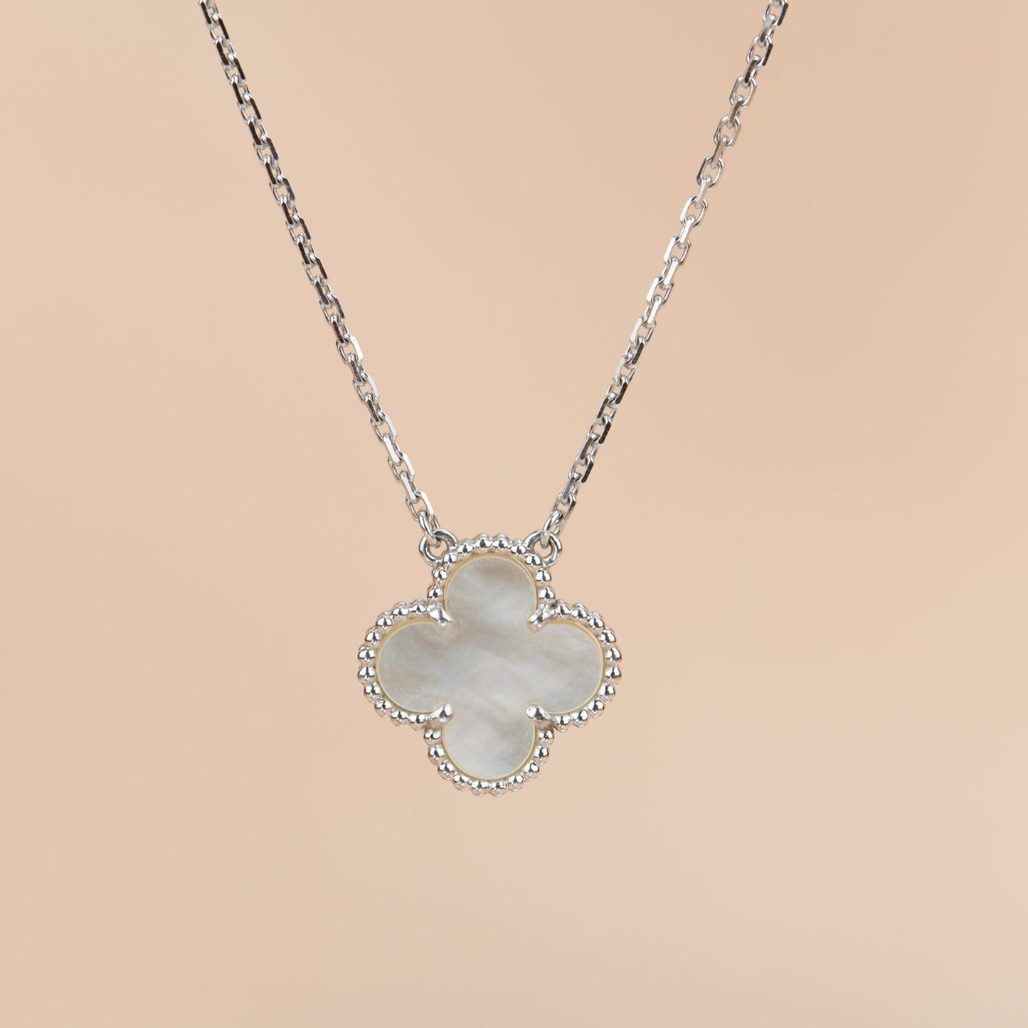 [Amore]CLOVER  15MM WHITE MOTHER-OF-PEARL SILVER