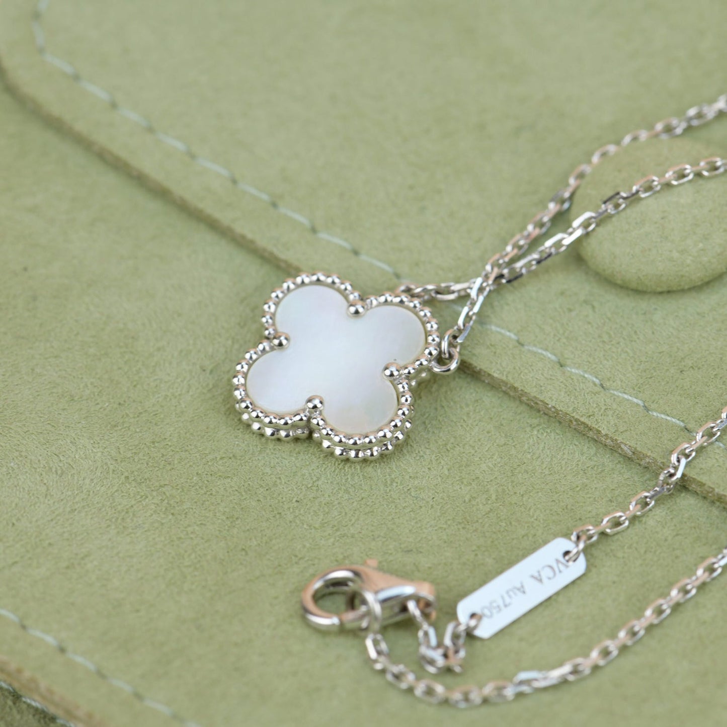 [Amore]CLOVER  15MM WHITE MOTHER-OF-PEARL SILVER