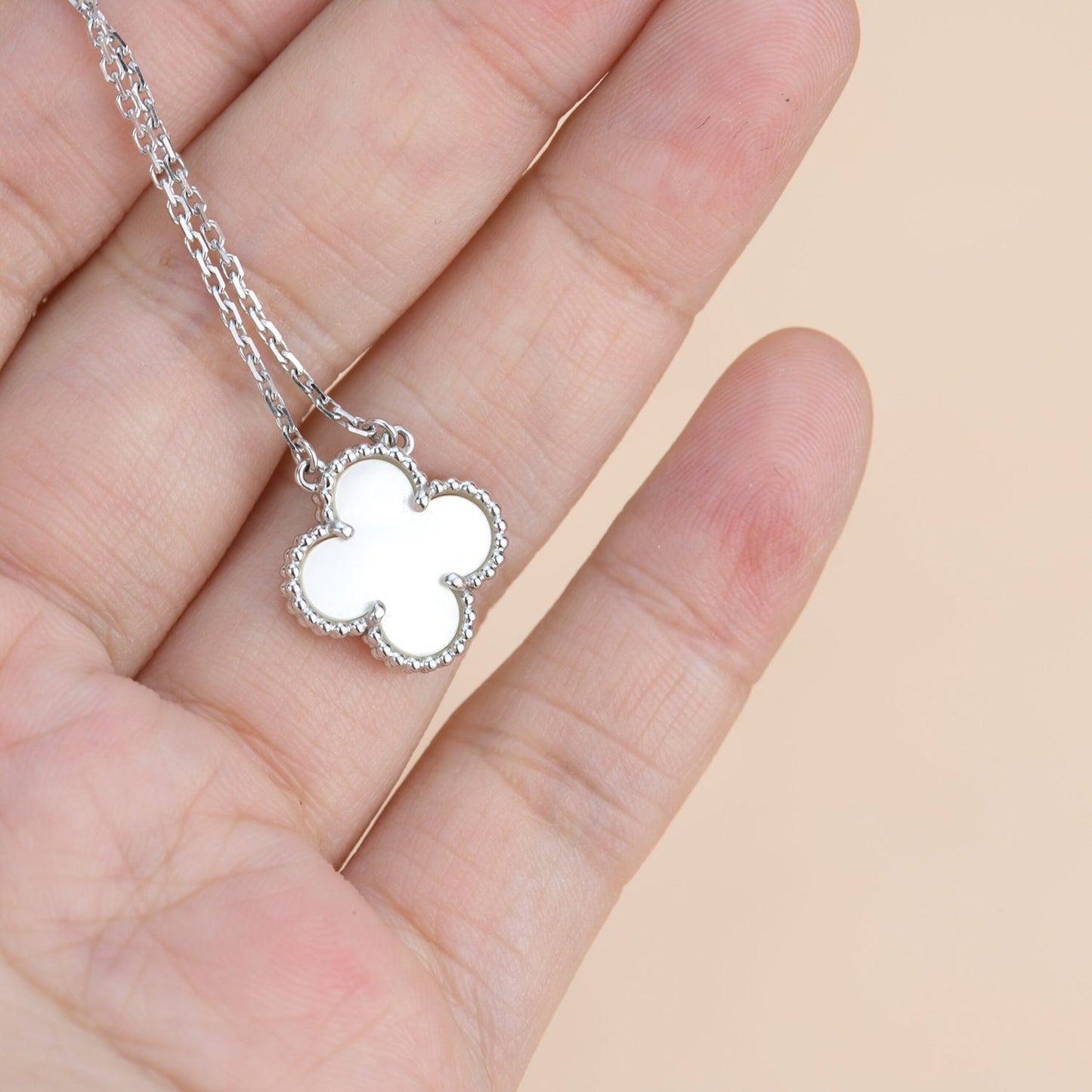 [Amore]CLOVER  15MM WHITE MOTHER-OF-PEARL SILVER