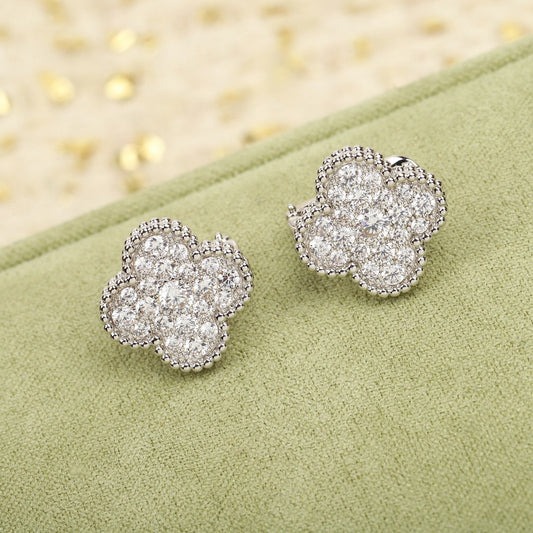 [Amore]CLOVER DIAMOND STUD EARRINGS